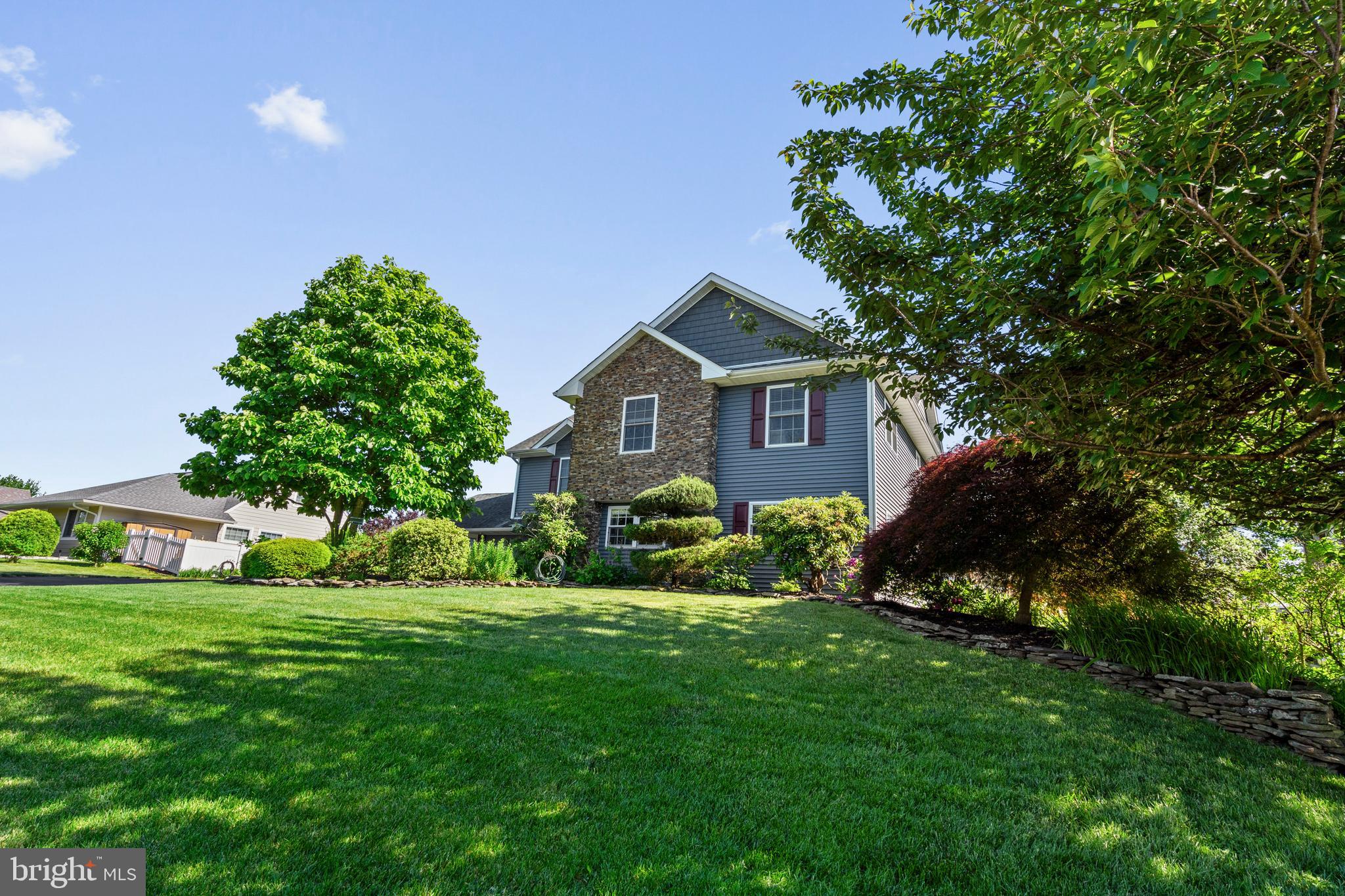 21 RED ROSE DRIVE