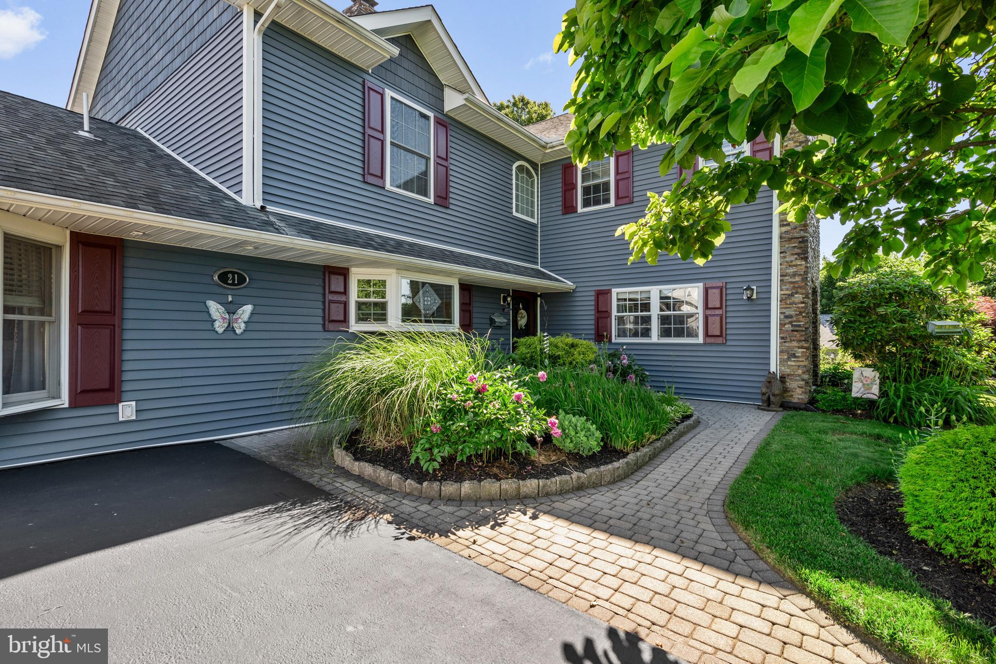 21 RED ROSE DRIVE