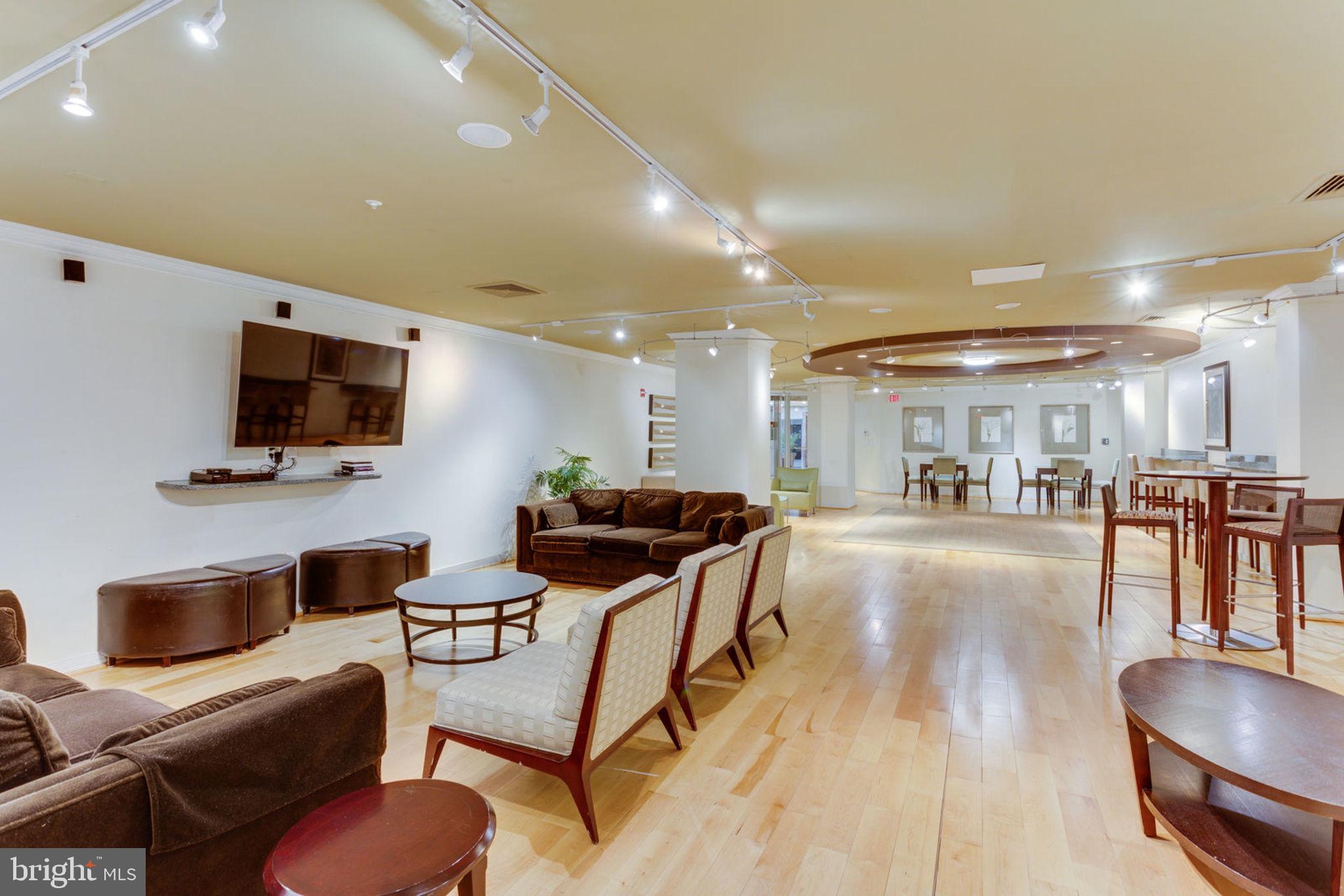 RENAISSANCE AT TYSONS - Residential