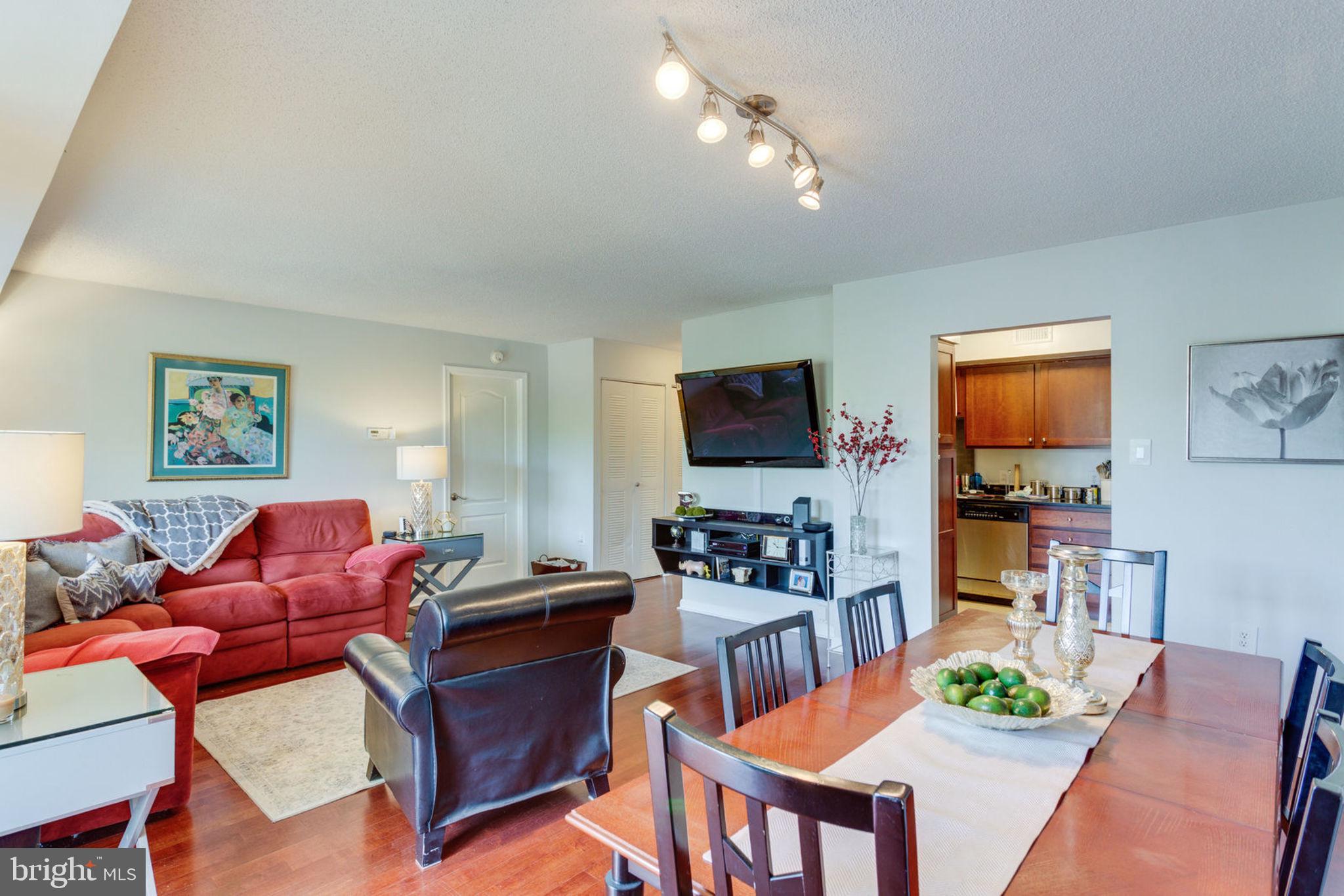 RENAISSANCE AT TYSONS - Residential