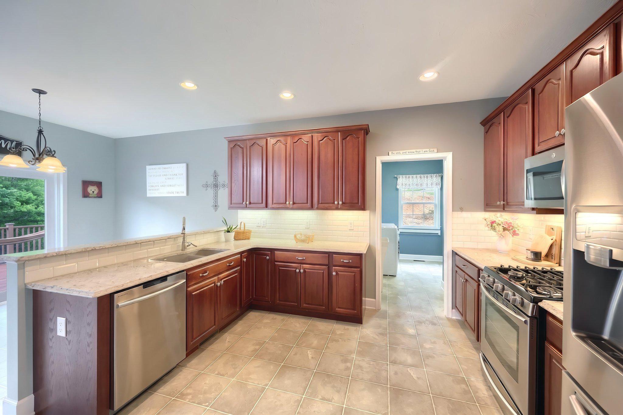 MAYERS SUMMIT - Residential