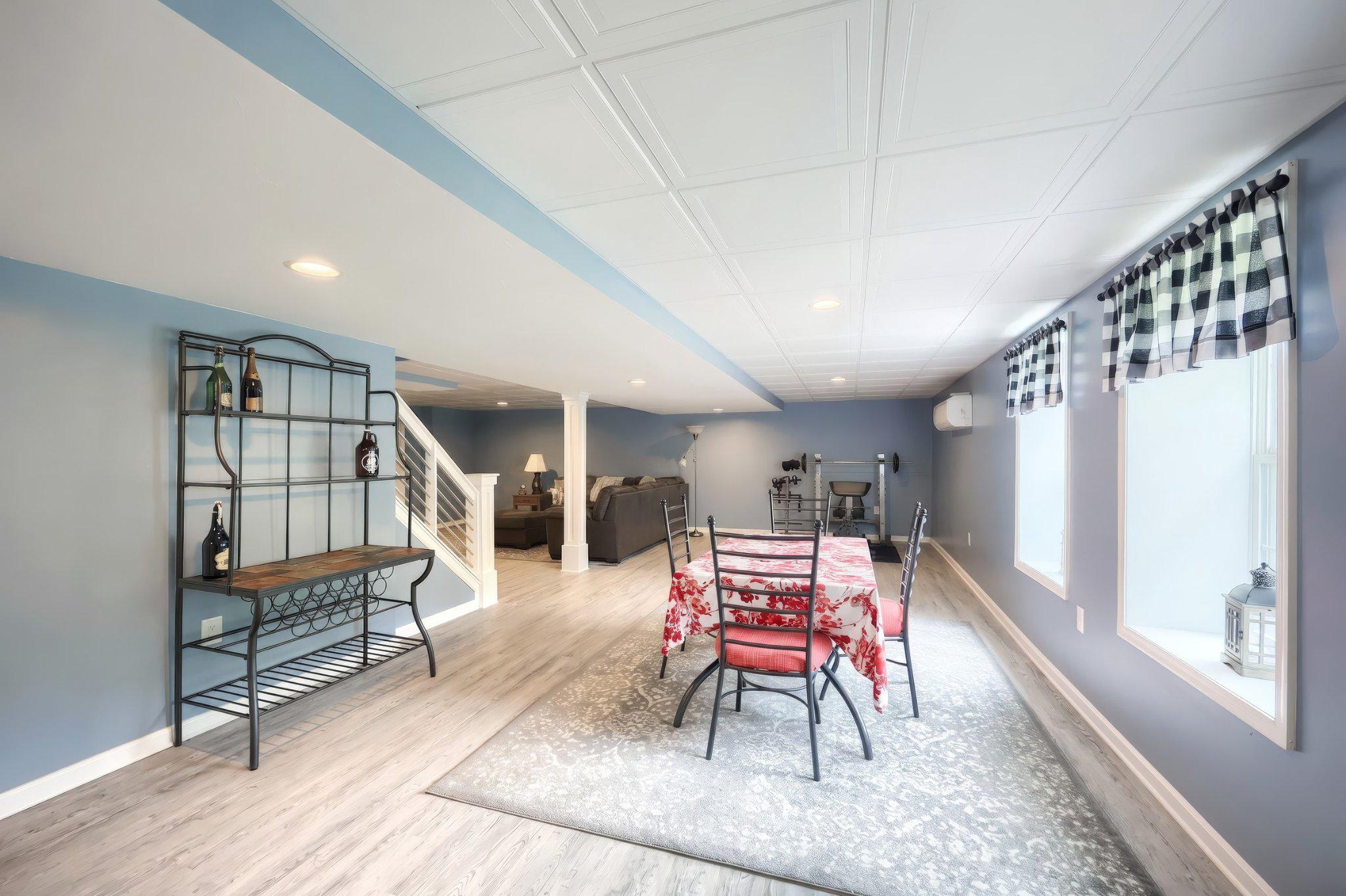 MAYERS SUMMIT - Residential