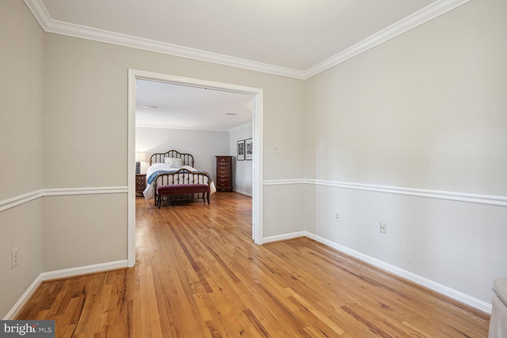 MC LEAN COUNTRY ESTATES - Residential