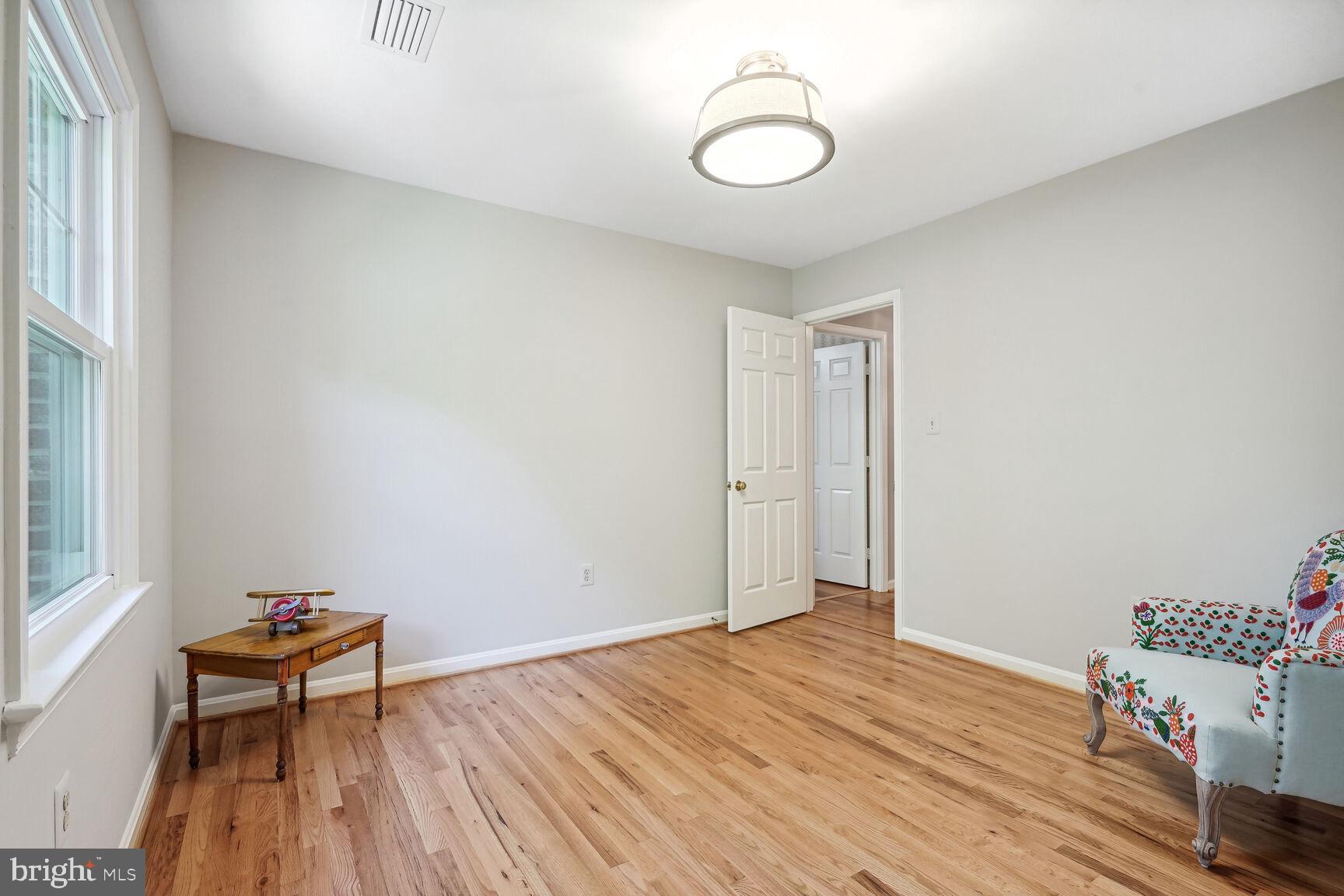 MC LEAN COUNTRY ESTATES - Residential