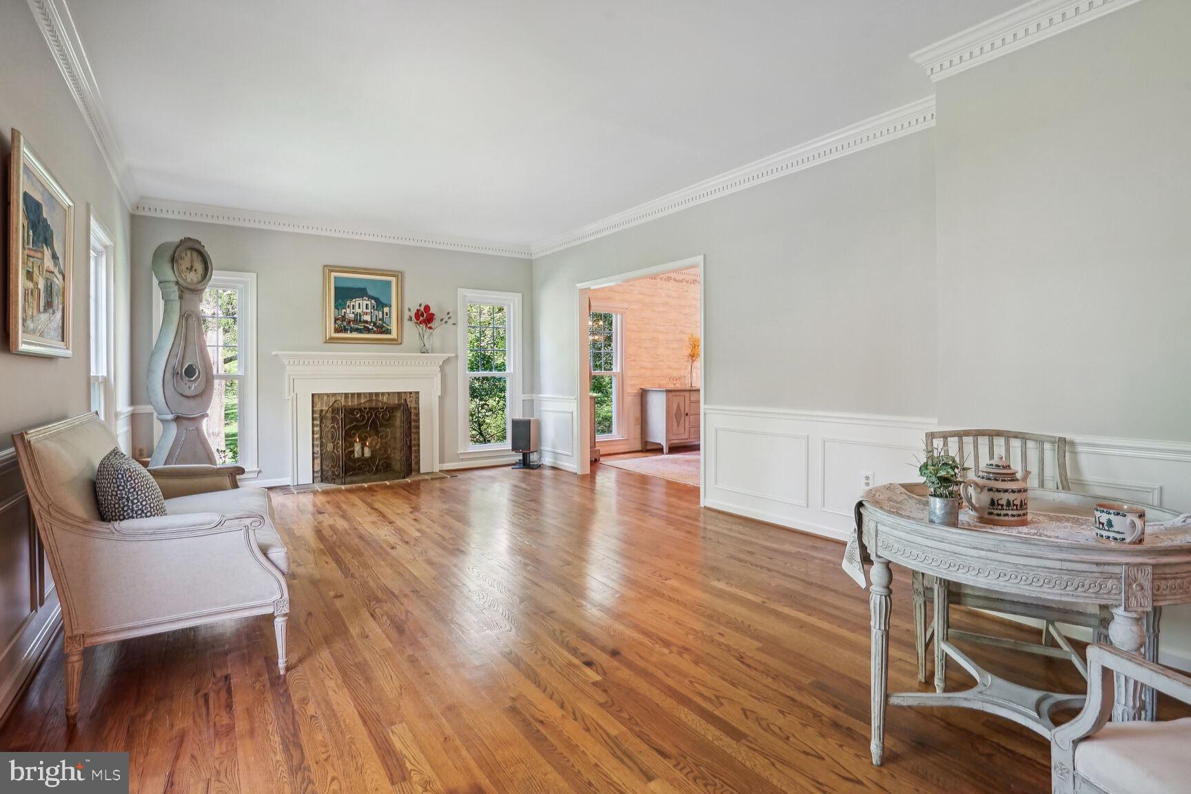 MC LEAN COUNTRY ESTATES - Residential