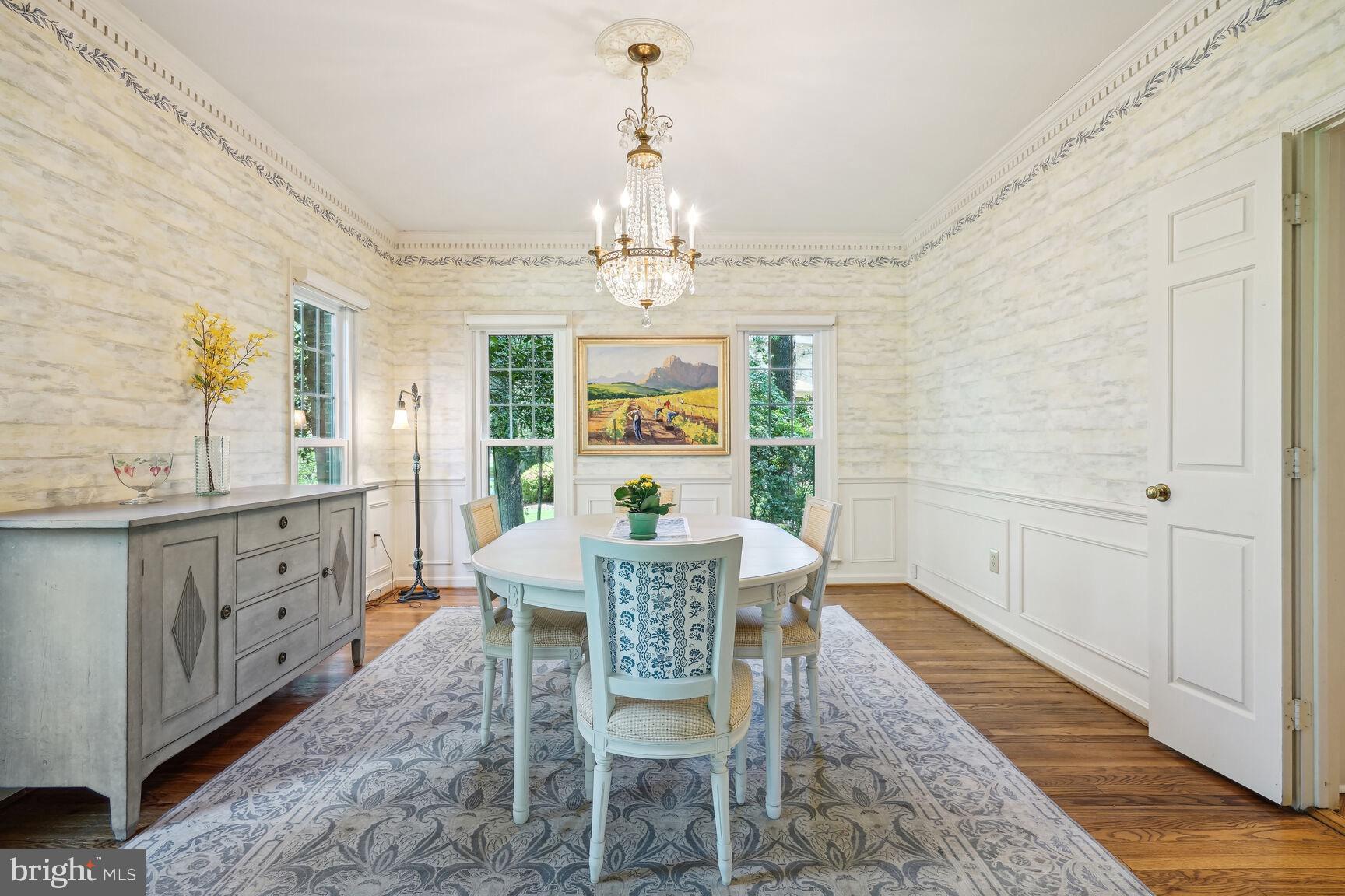 MC LEAN COUNTRY ESTATES - Residential