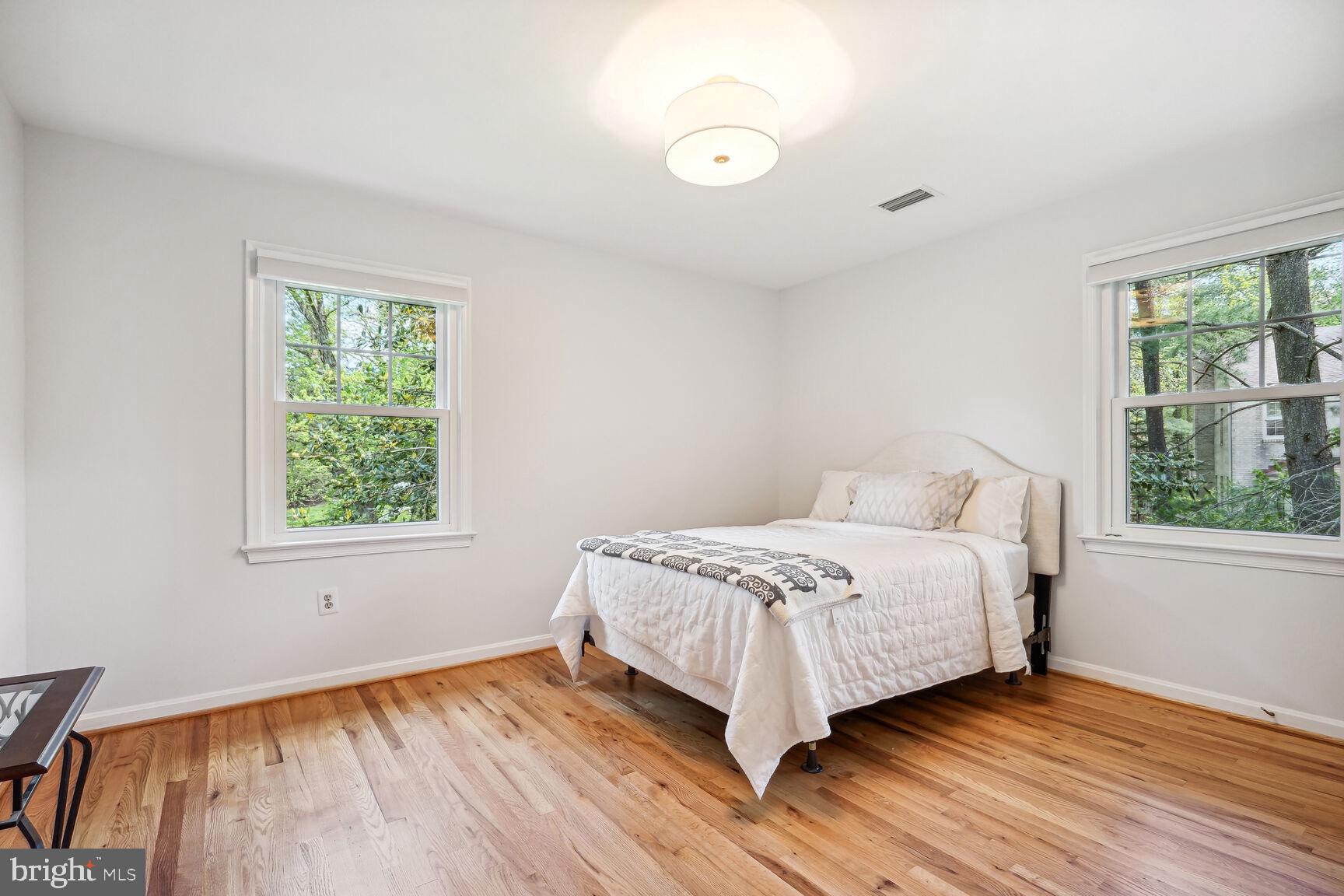 MC LEAN COUNTRY ESTATES - Residential