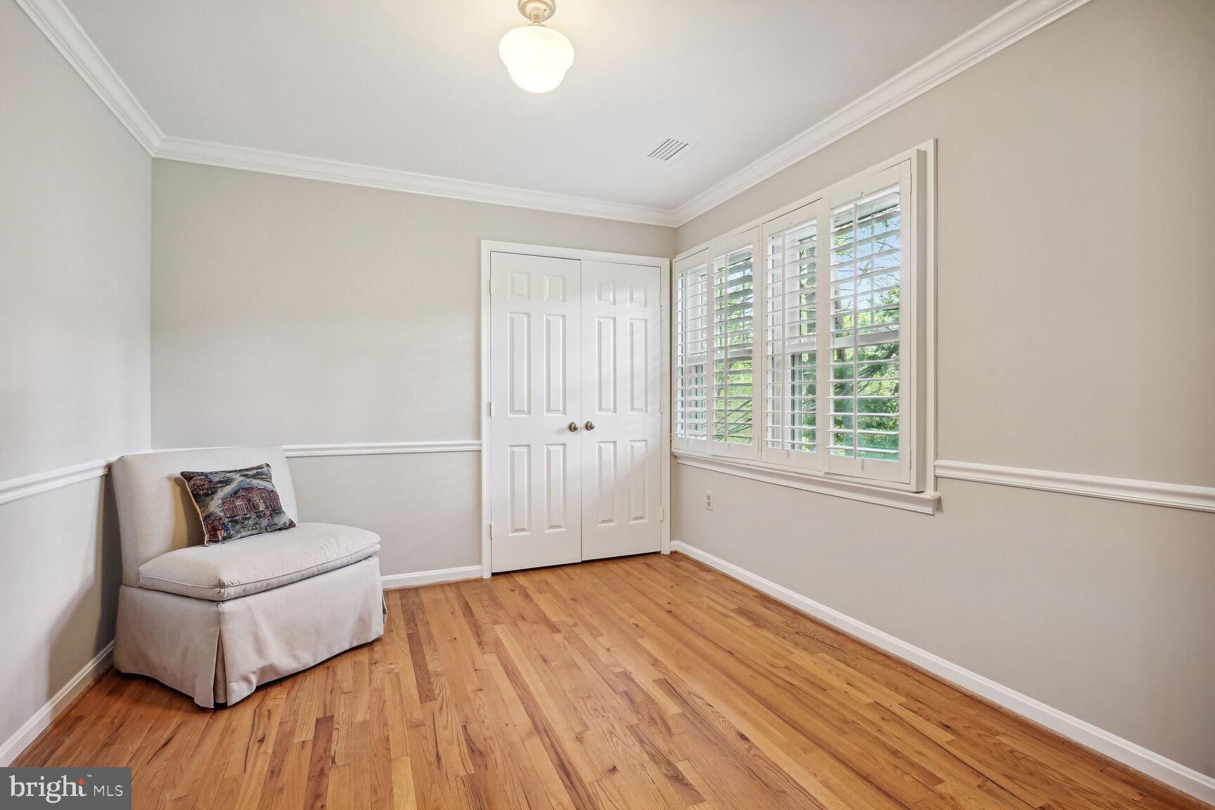 MC LEAN COUNTRY ESTATES - Residential