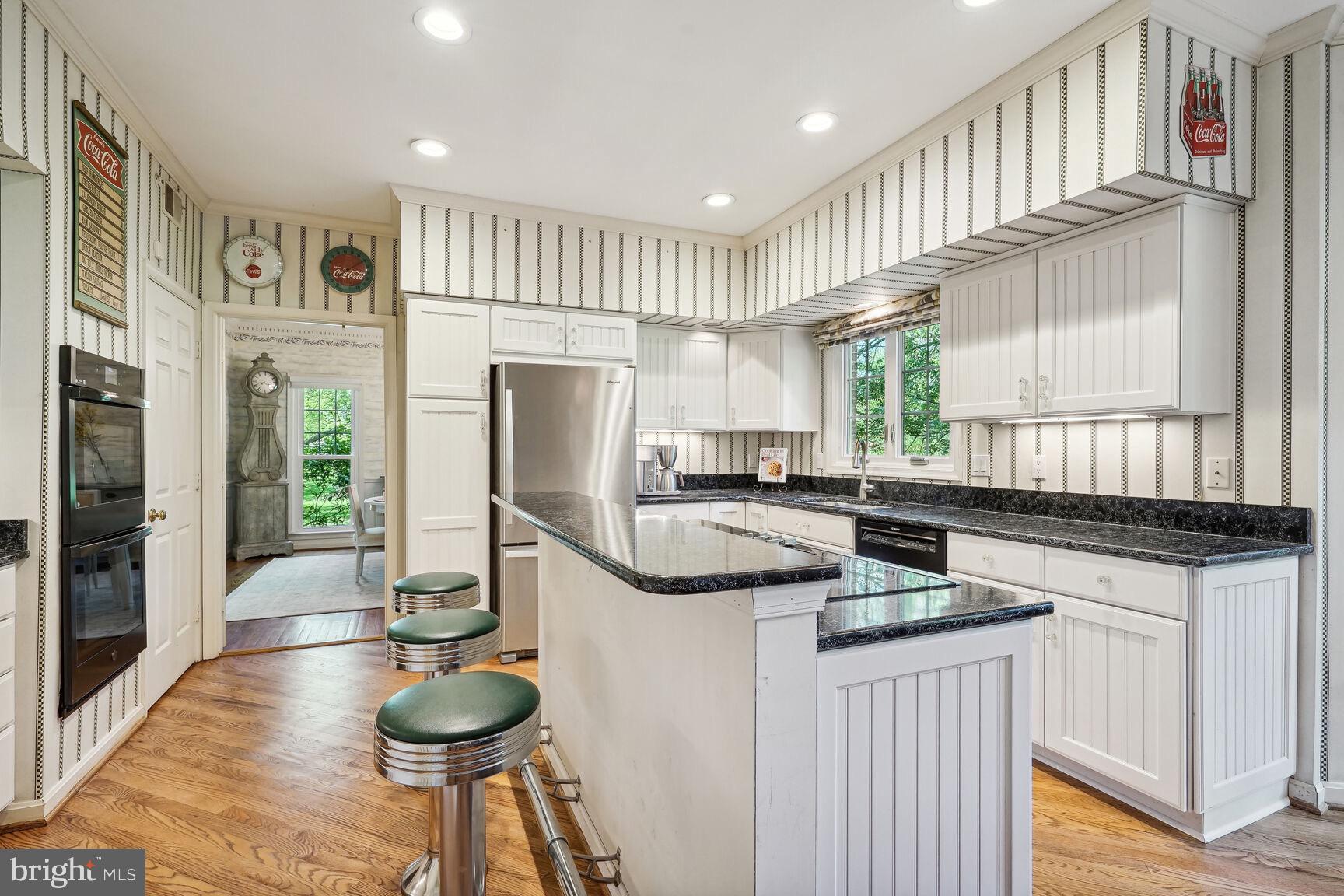 MC LEAN COUNTRY ESTATES - Residential