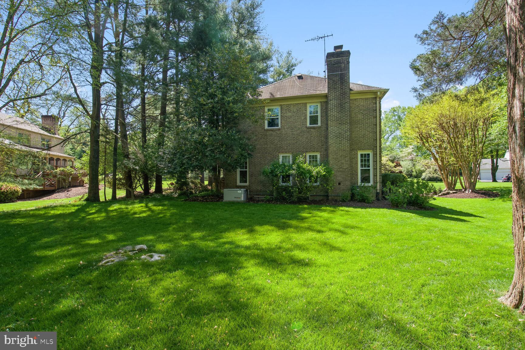 MC LEAN COUNTRY ESTATES - Residential