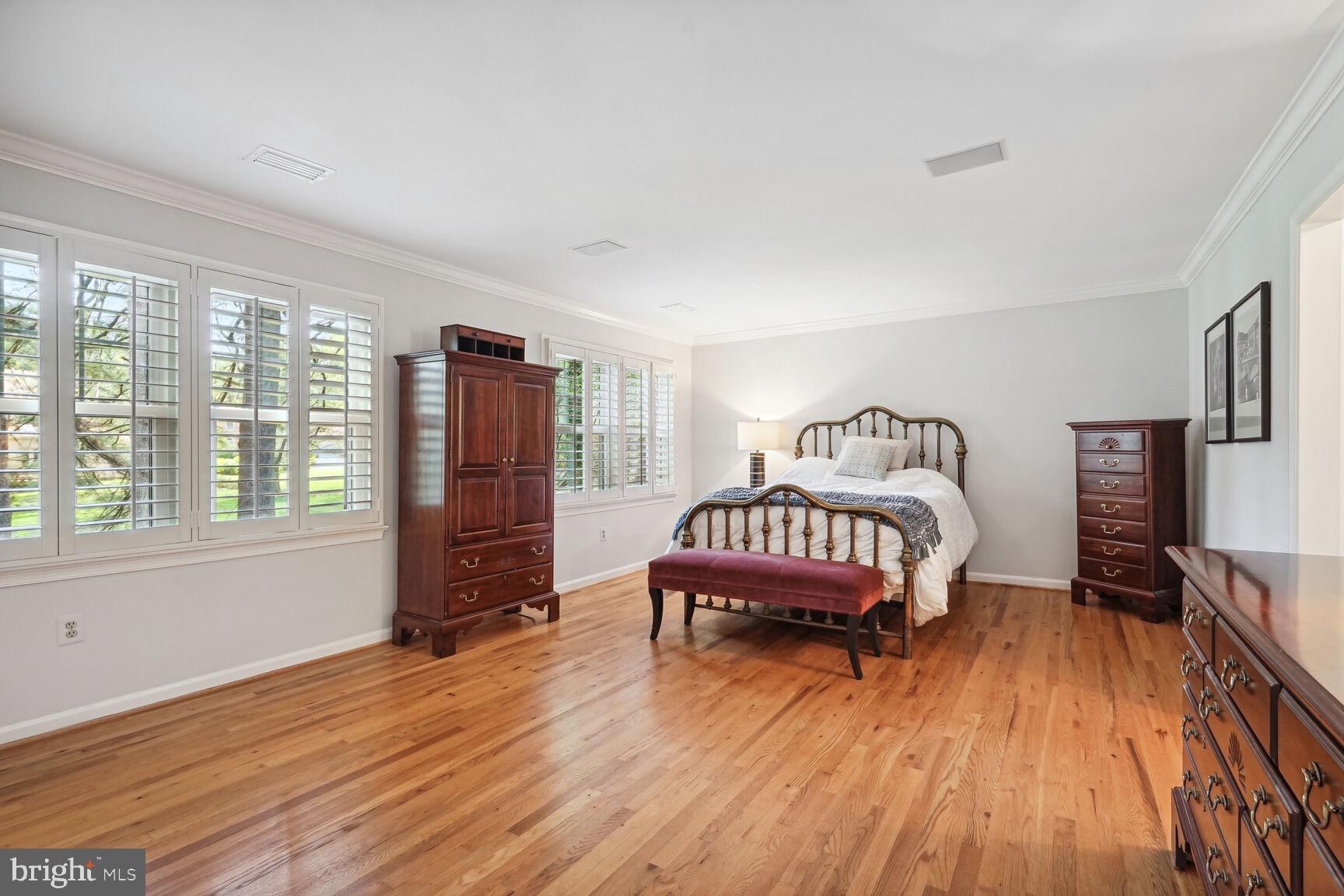 MC LEAN COUNTRY ESTATES - Residential