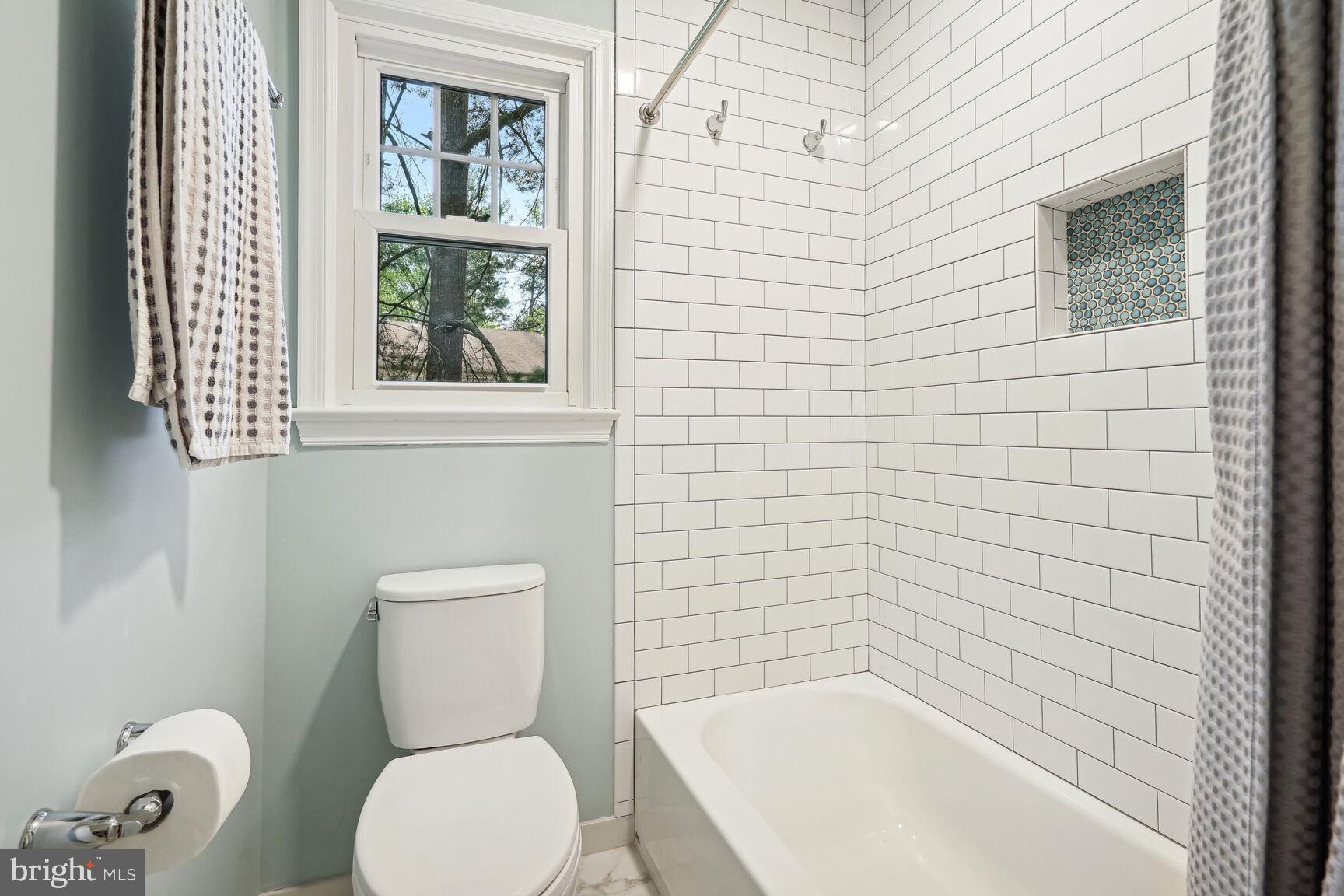 MC LEAN COUNTRY ESTATES - Residential