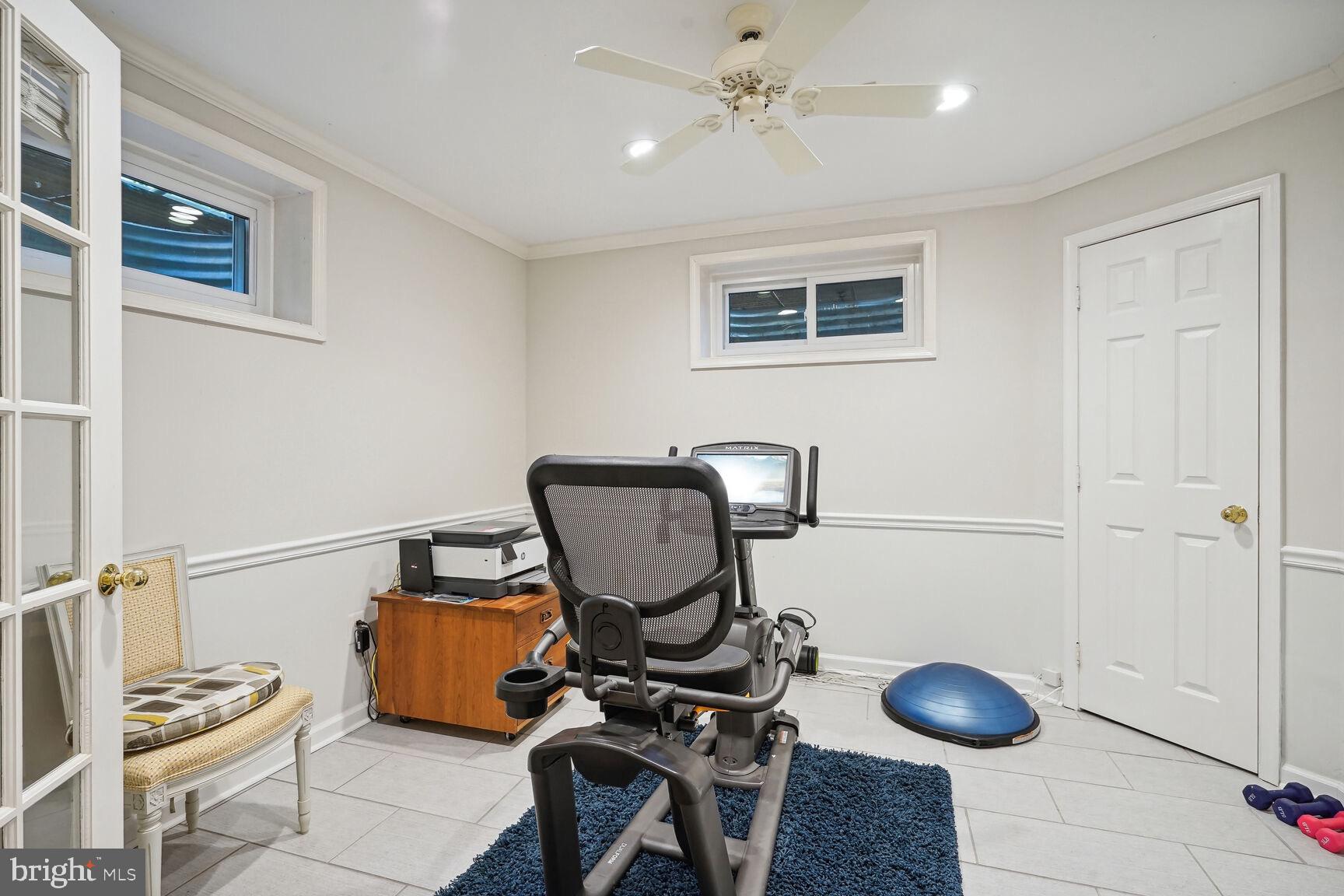 MC LEAN COUNTRY ESTATES - Residential