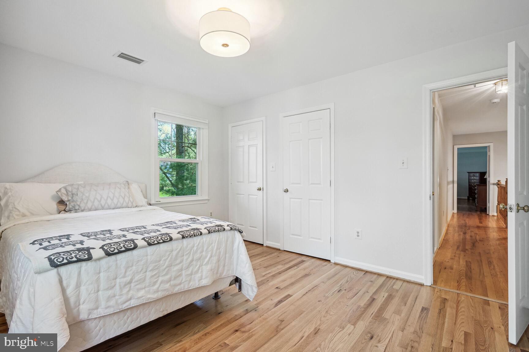 MC LEAN COUNTRY ESTATES - Residential