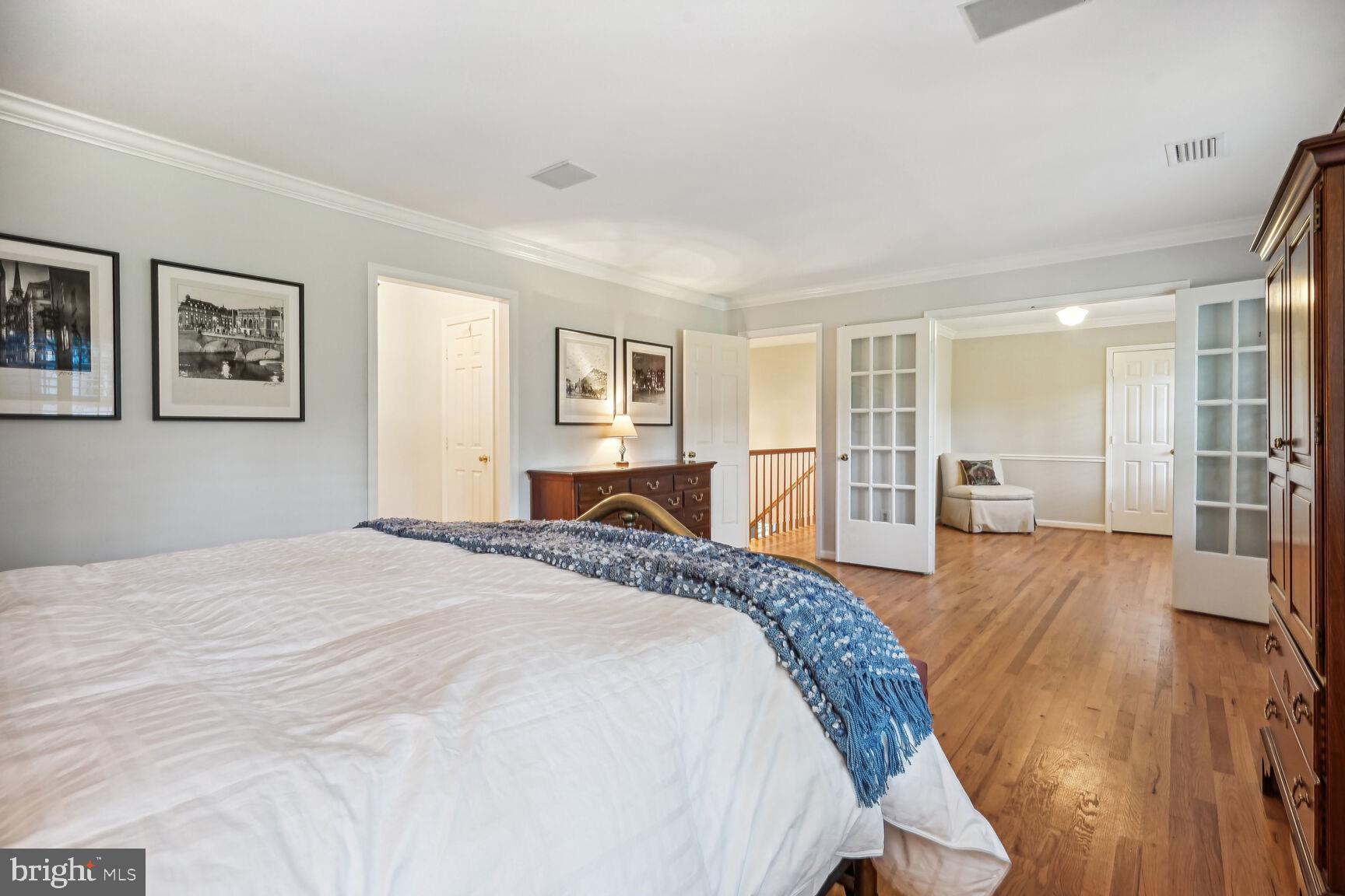 MC LEAN COUNTRY ESTATES - Residential