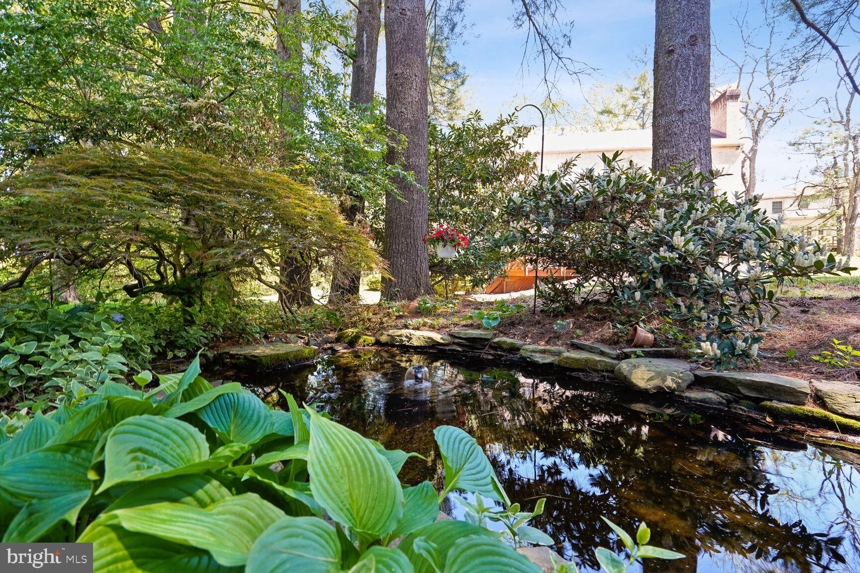 MC LEAN COUNTRY ESTATES - Residential