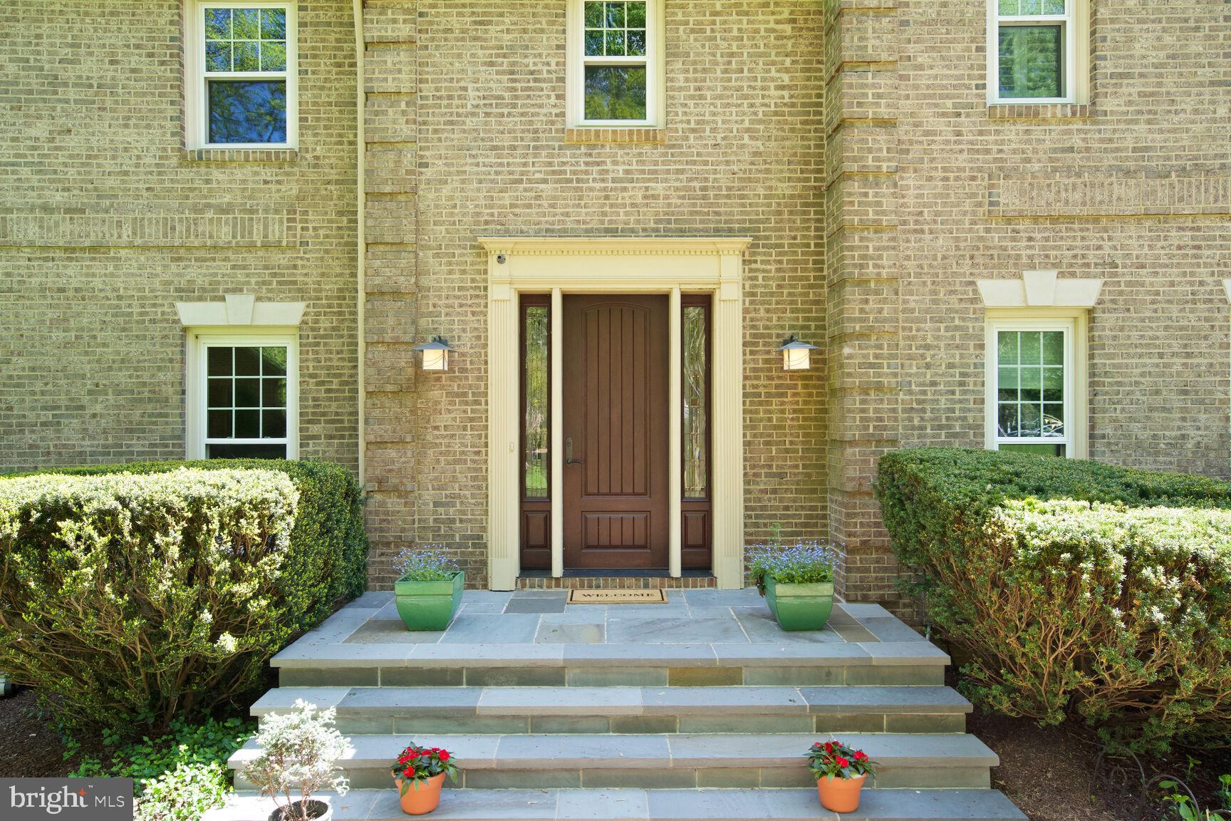 MC LEAN COUNTRY ESTATES - Residential