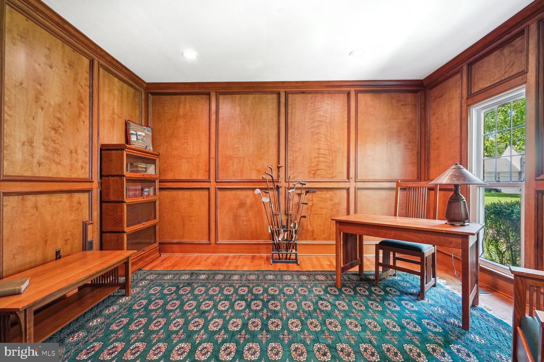 MC LEAN COUNTRY ESTATES - Residential