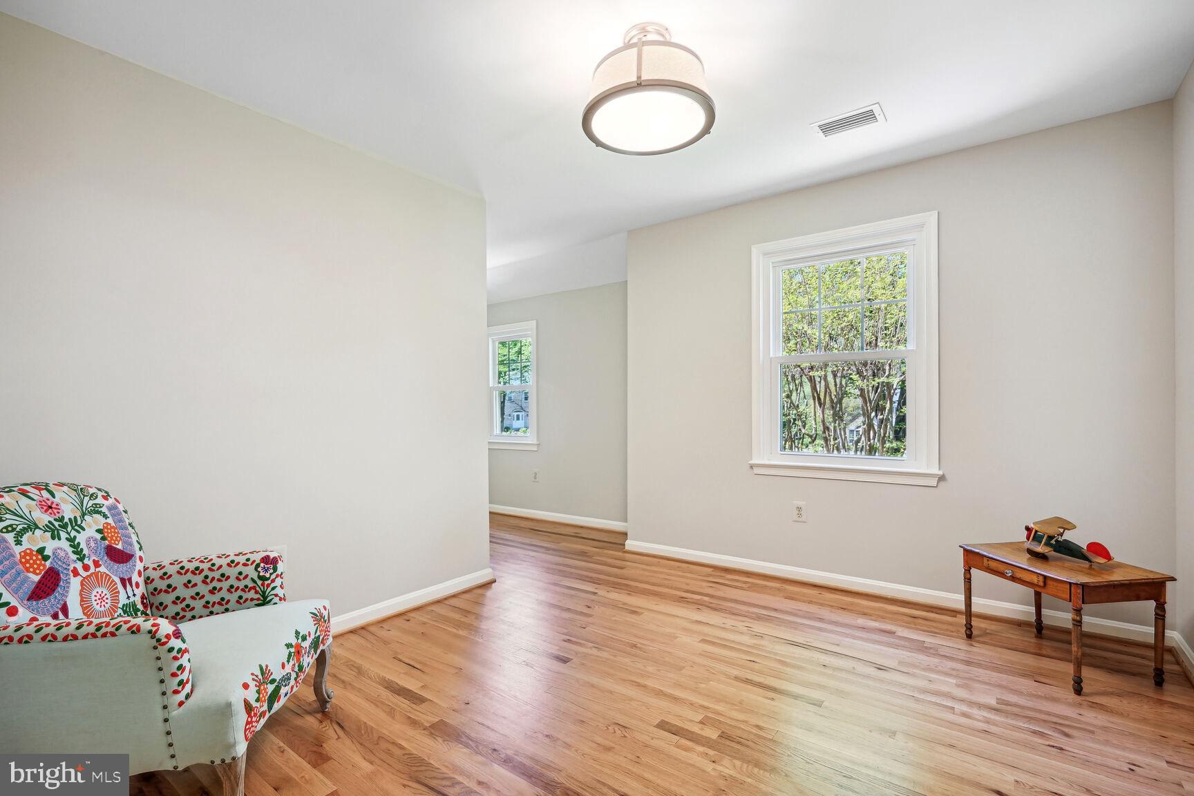 MC LEAN COUNTRY ESTATES - Residential