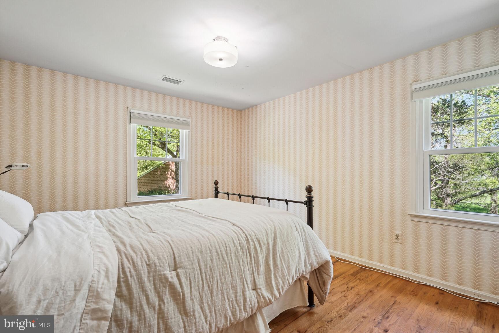 MC LEAN COUNTRY ESTATES - Residential