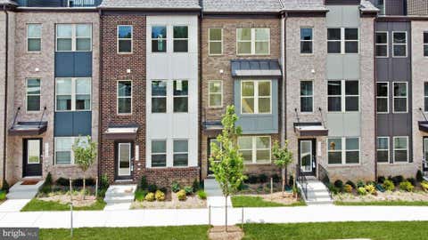 Townhouse For Rent - 13744 Cobble Loop<br/> WOODBRIDGE, VA 22193