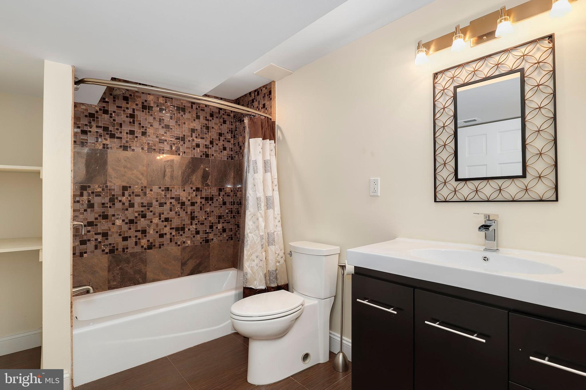 COLLEGE GARDENS - Residential