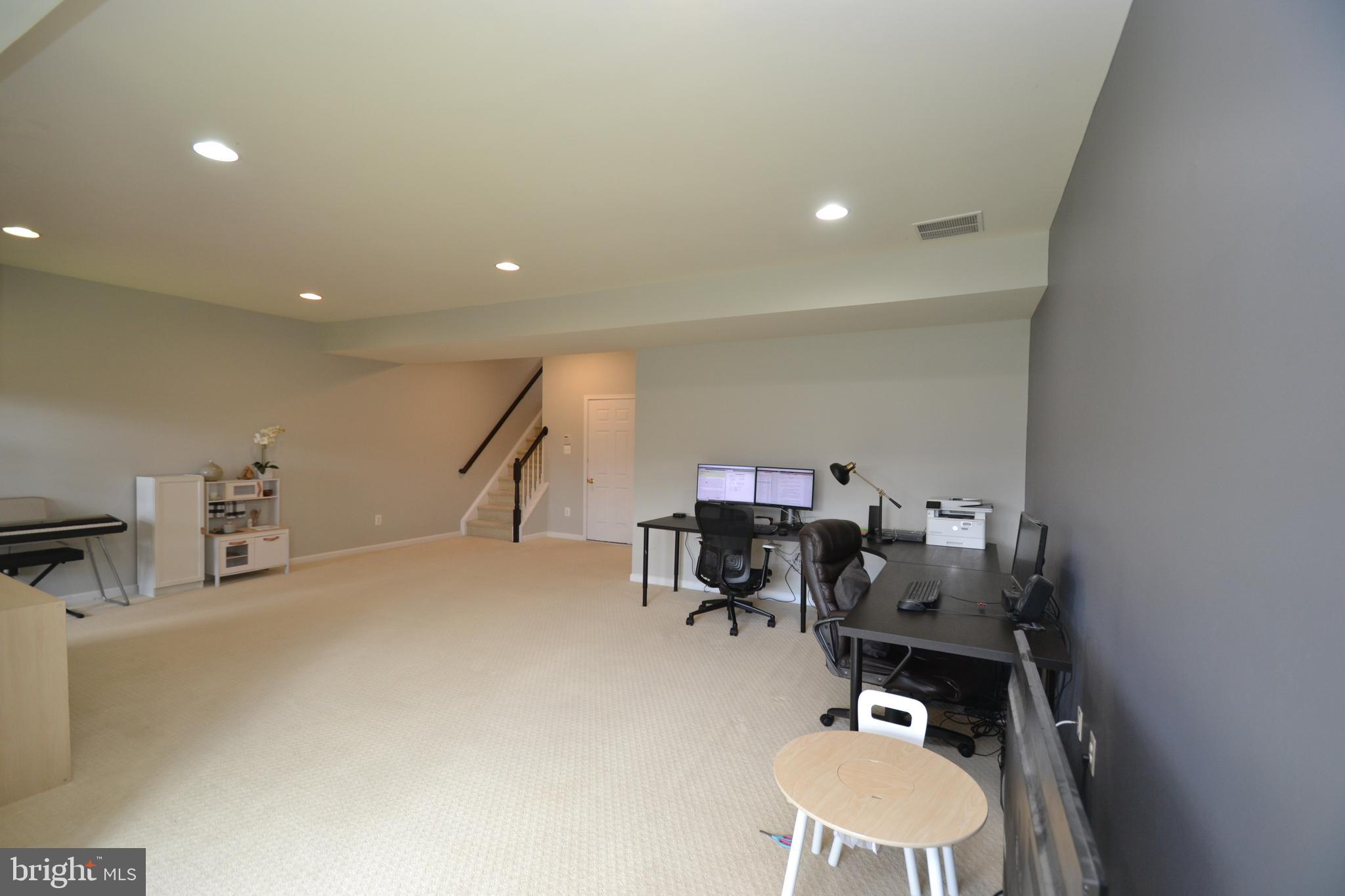 SOUTH RIDING - Residential Lease