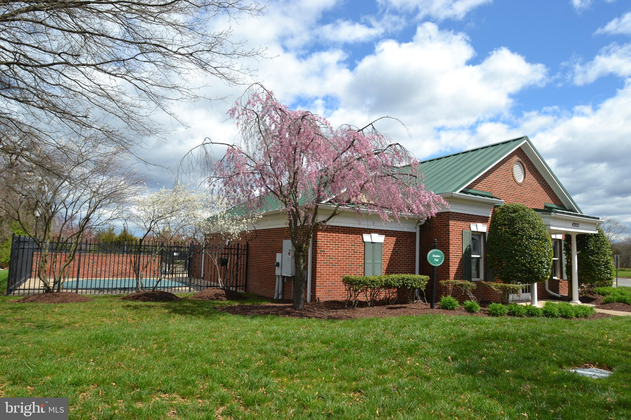 SOUTH RIDING - Residential Lease