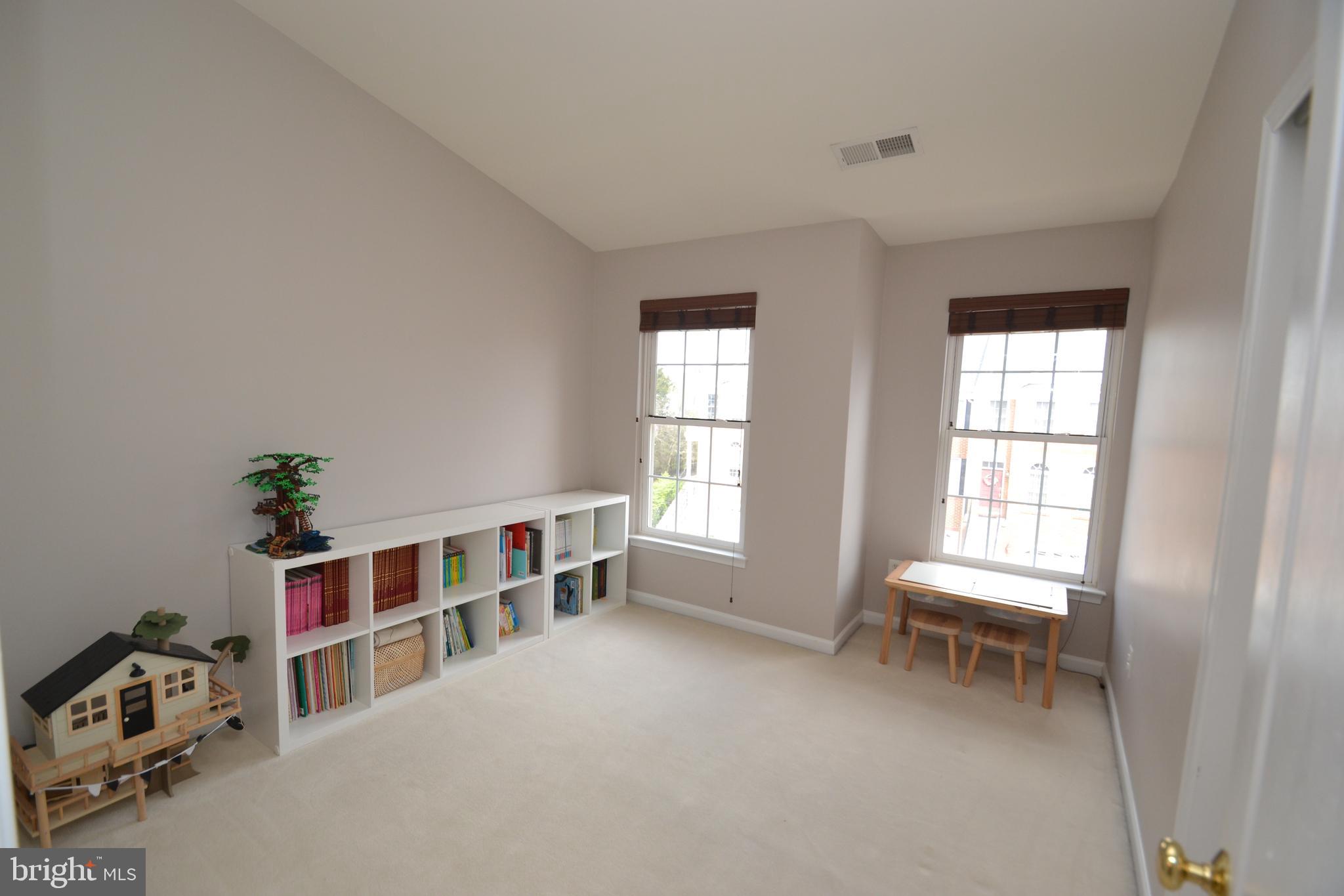 SOUTH RIDING - Residential Lease