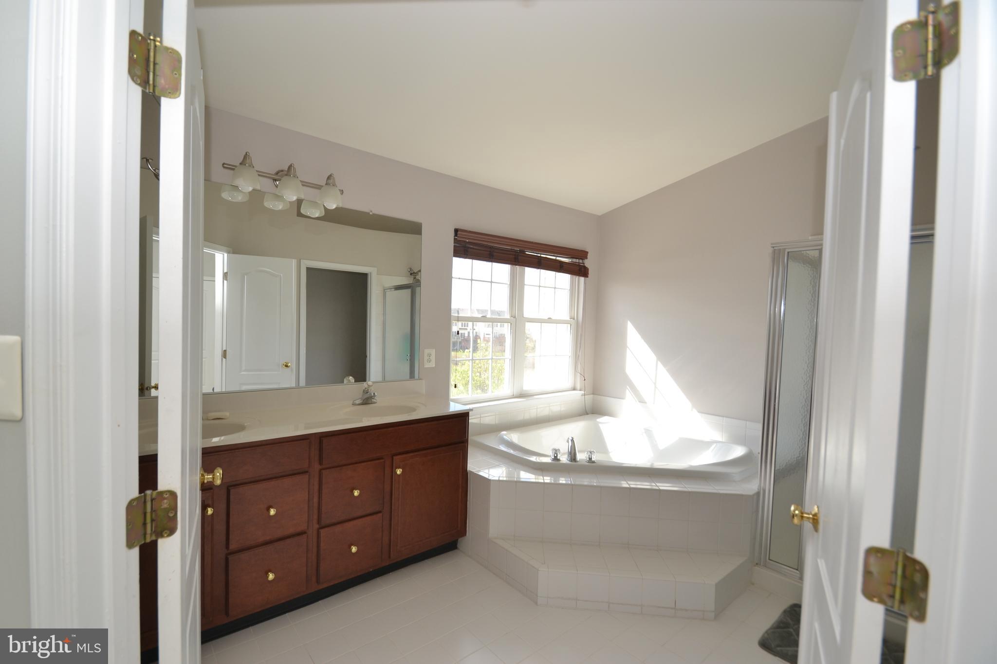 SOUTH RIDING - Residential Lease