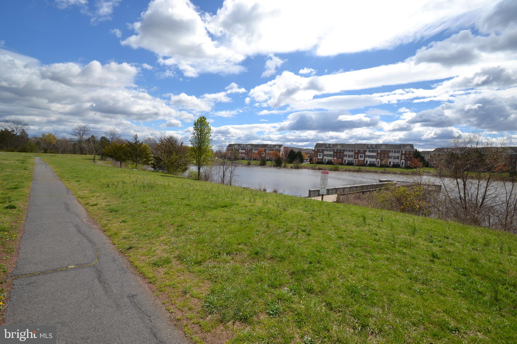 SOUTH RIDING - Residential Lease