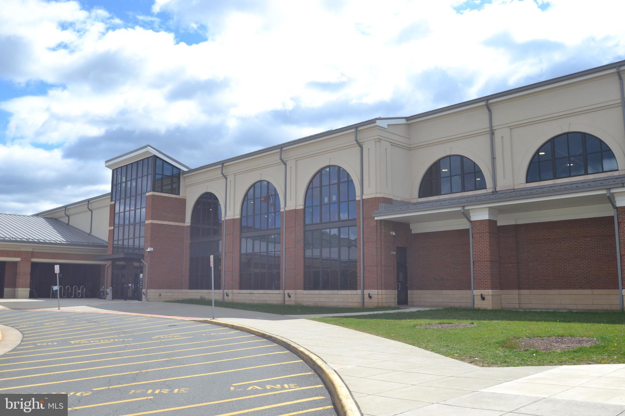 SOUTH RIDING - Residential Lease