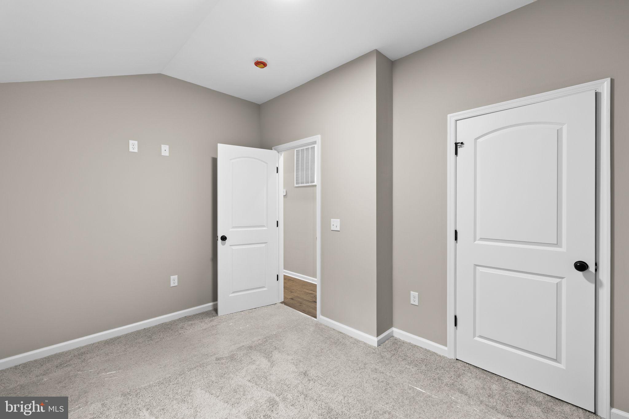 LIVINGSTON VILLAGE - Residential