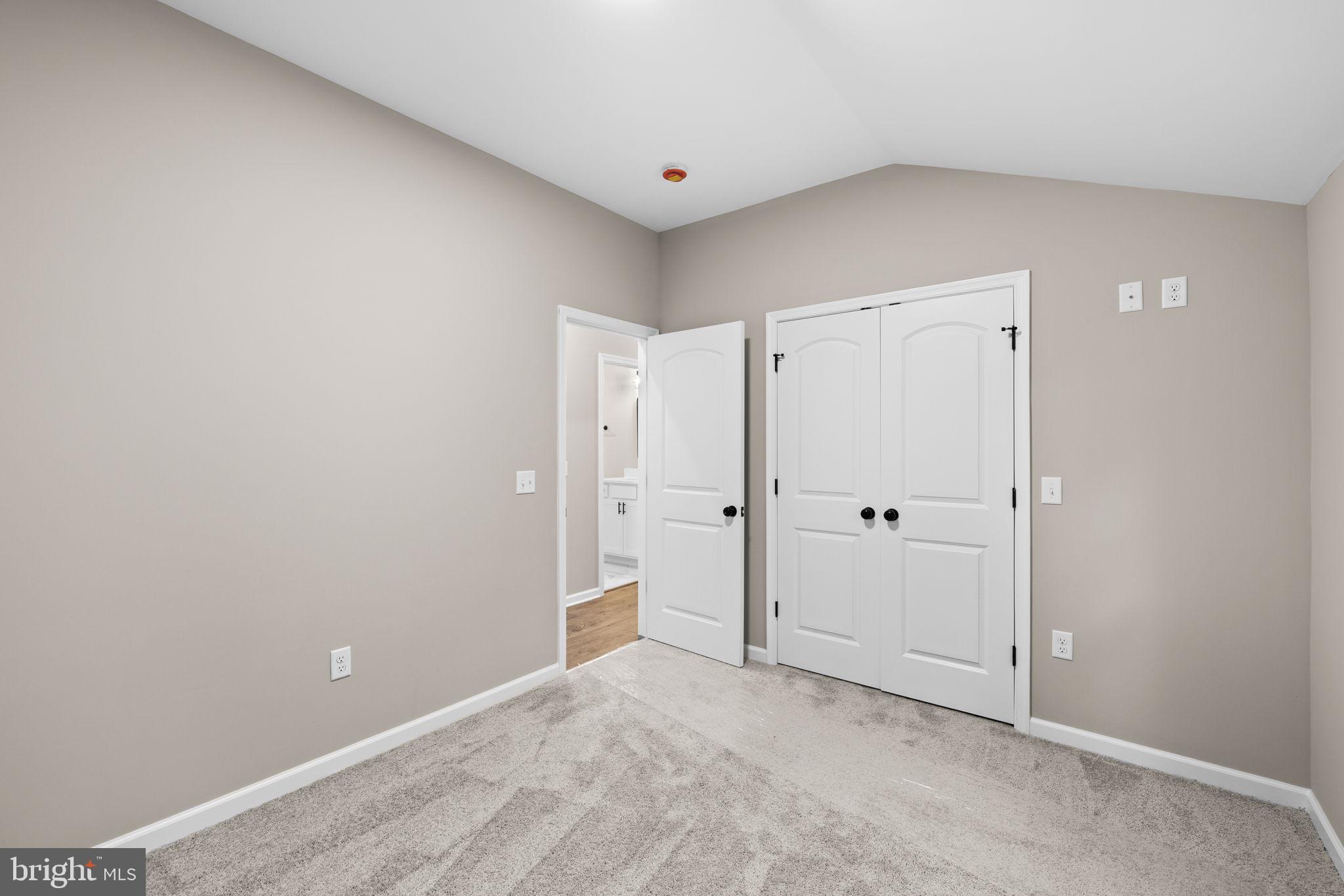 LIVINGSTON VILLAGE - Residential