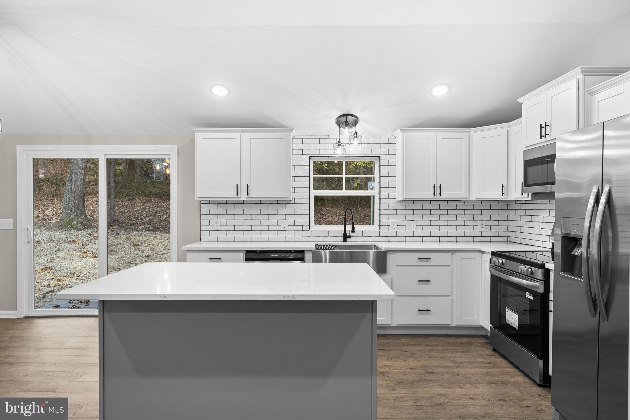 LIVINGSTON VILLAGE - Residential