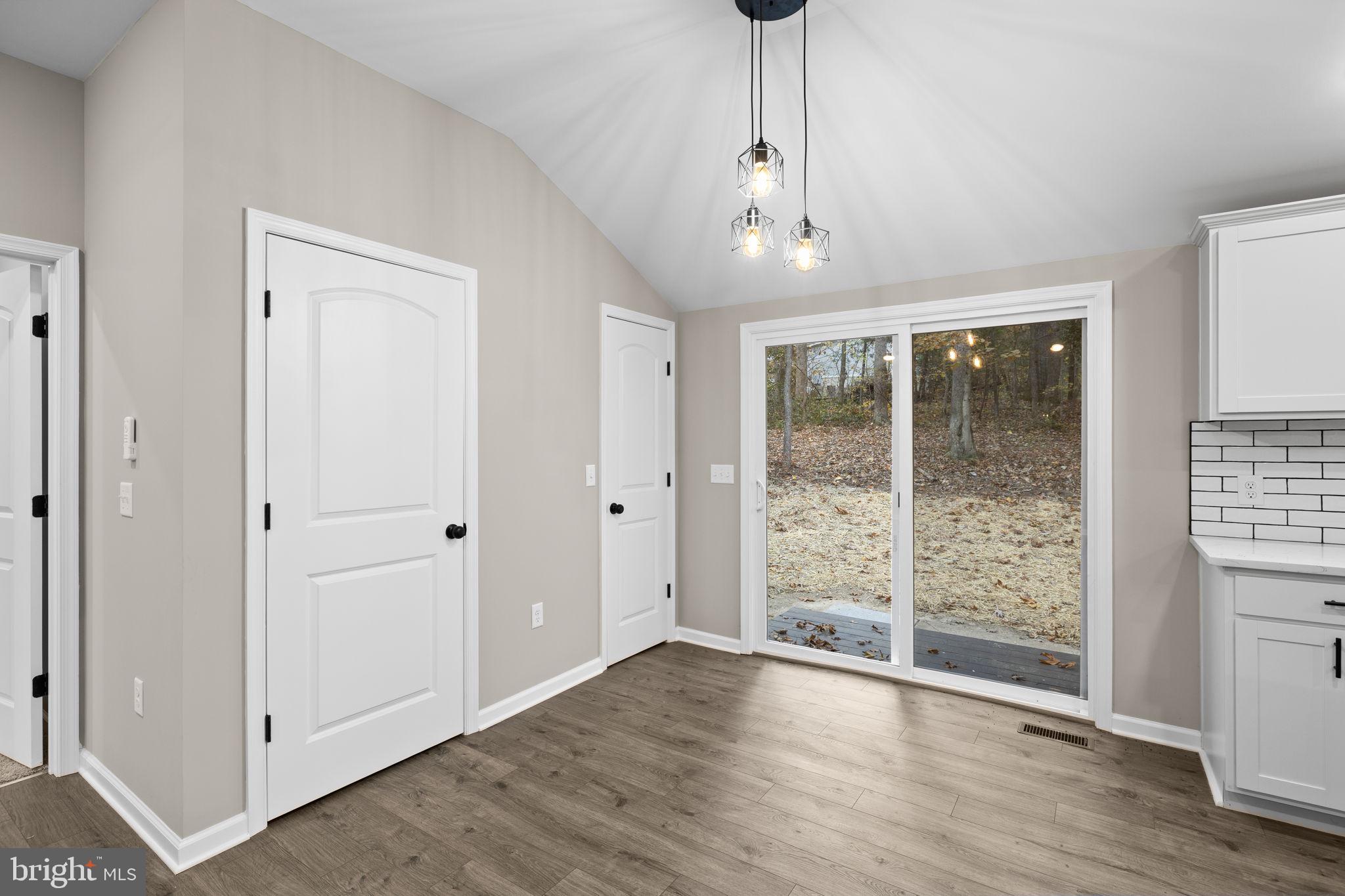 LIVINGSTON VILLAGE - Residential