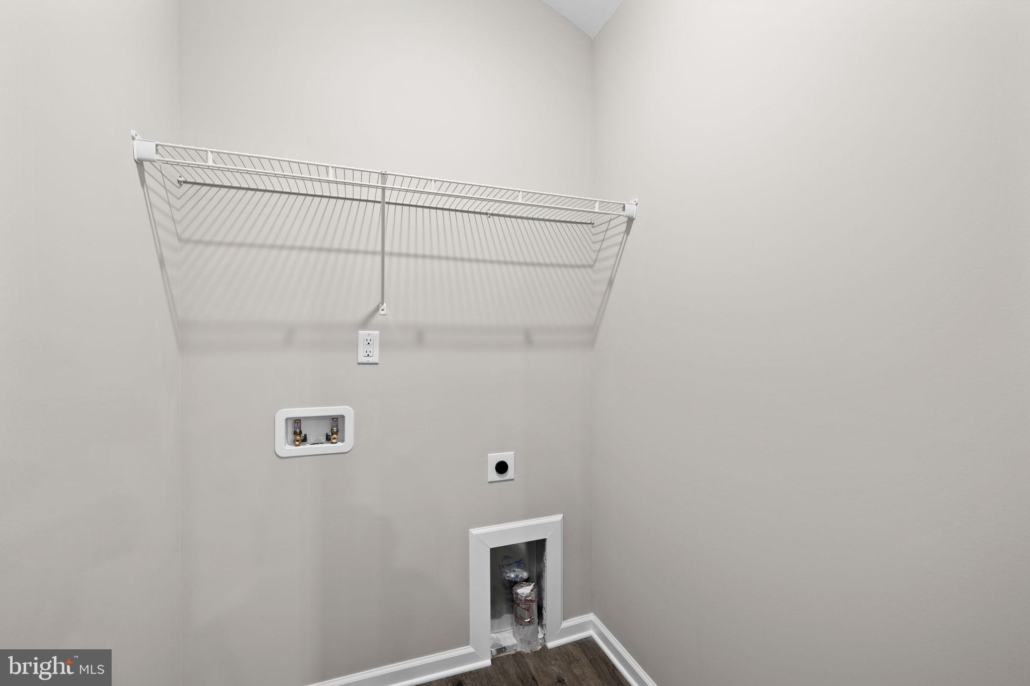 LIVINGSTON VILLAGE - Residential