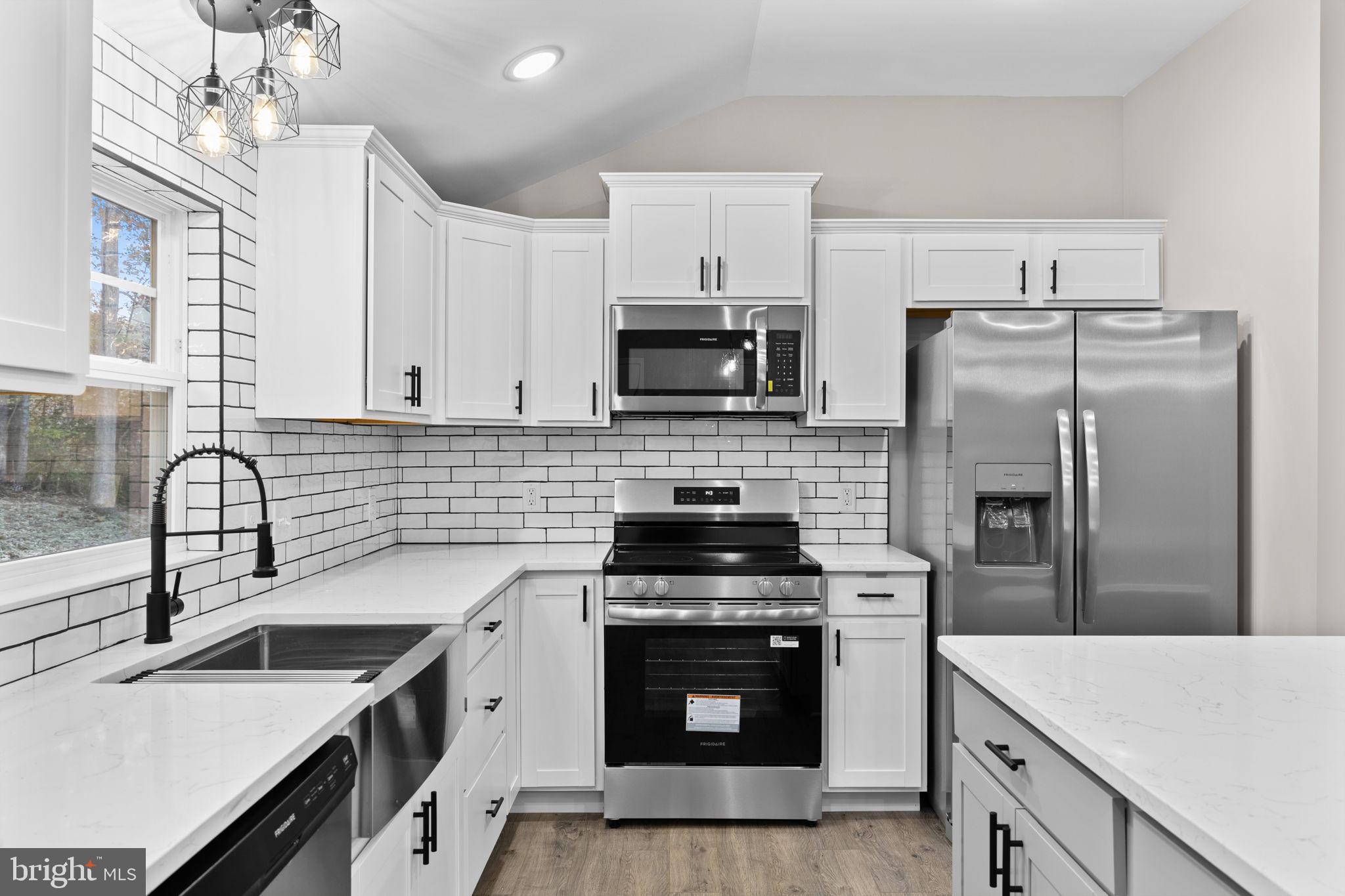 LIVINGSTON VILLAGE - Residential