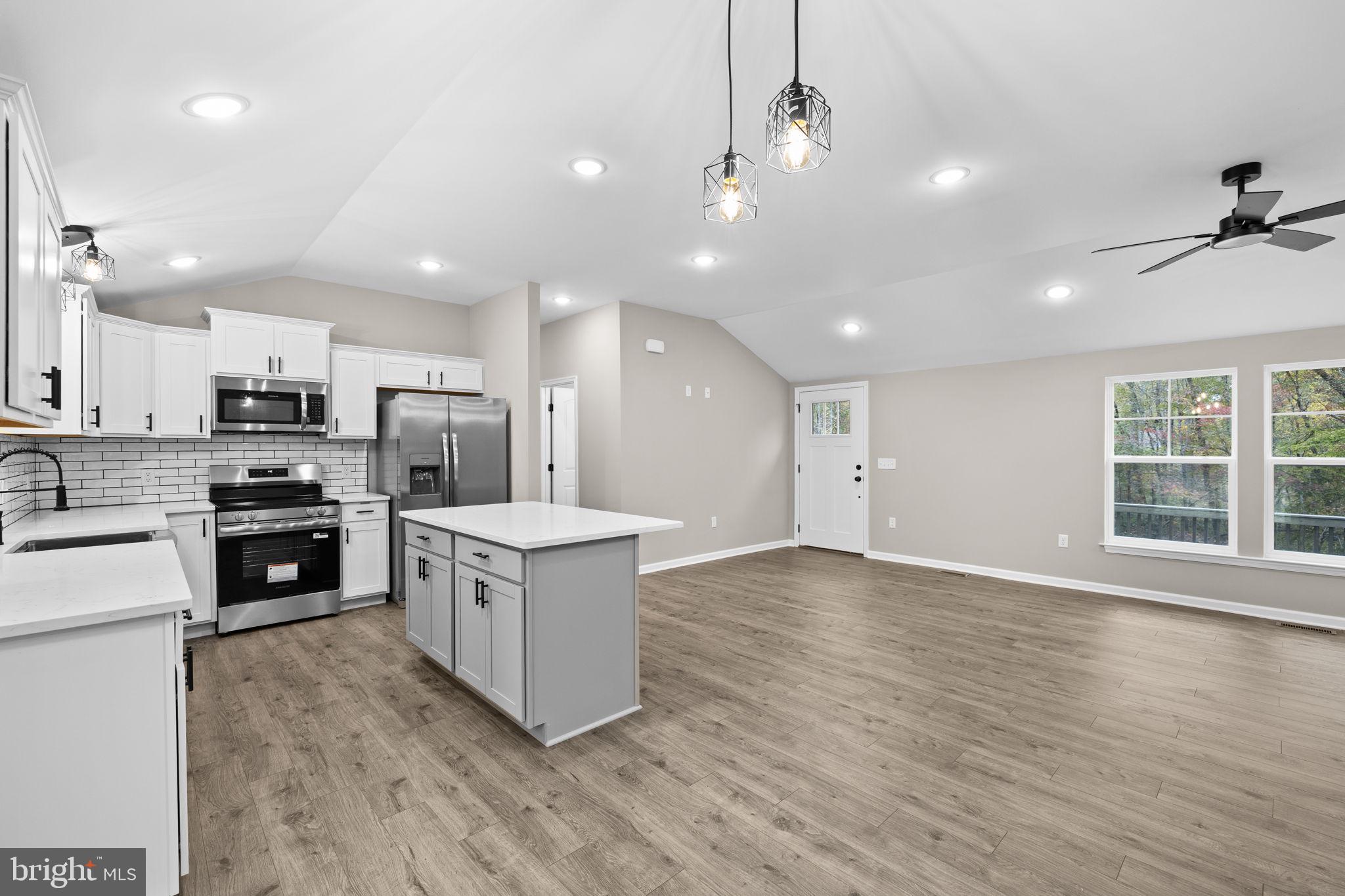 LIVINGSTON VILLAGE - Residential