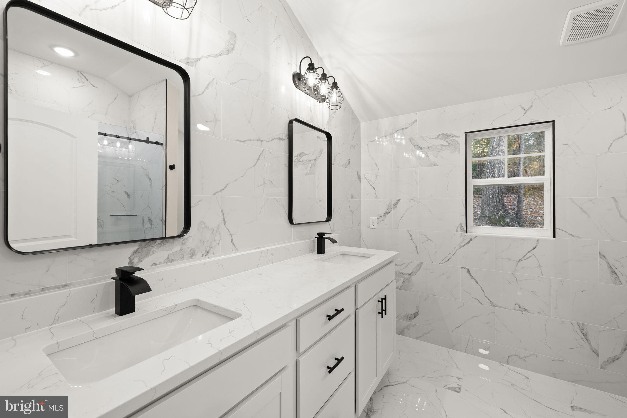 LIVINGSTON VILLAGE - Residential