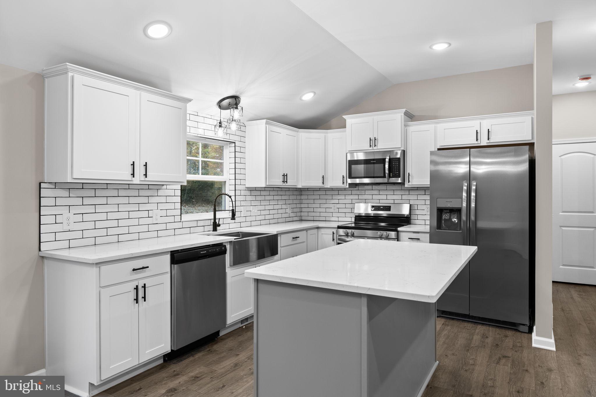 LIVINGSTON VILLAGE - Residential