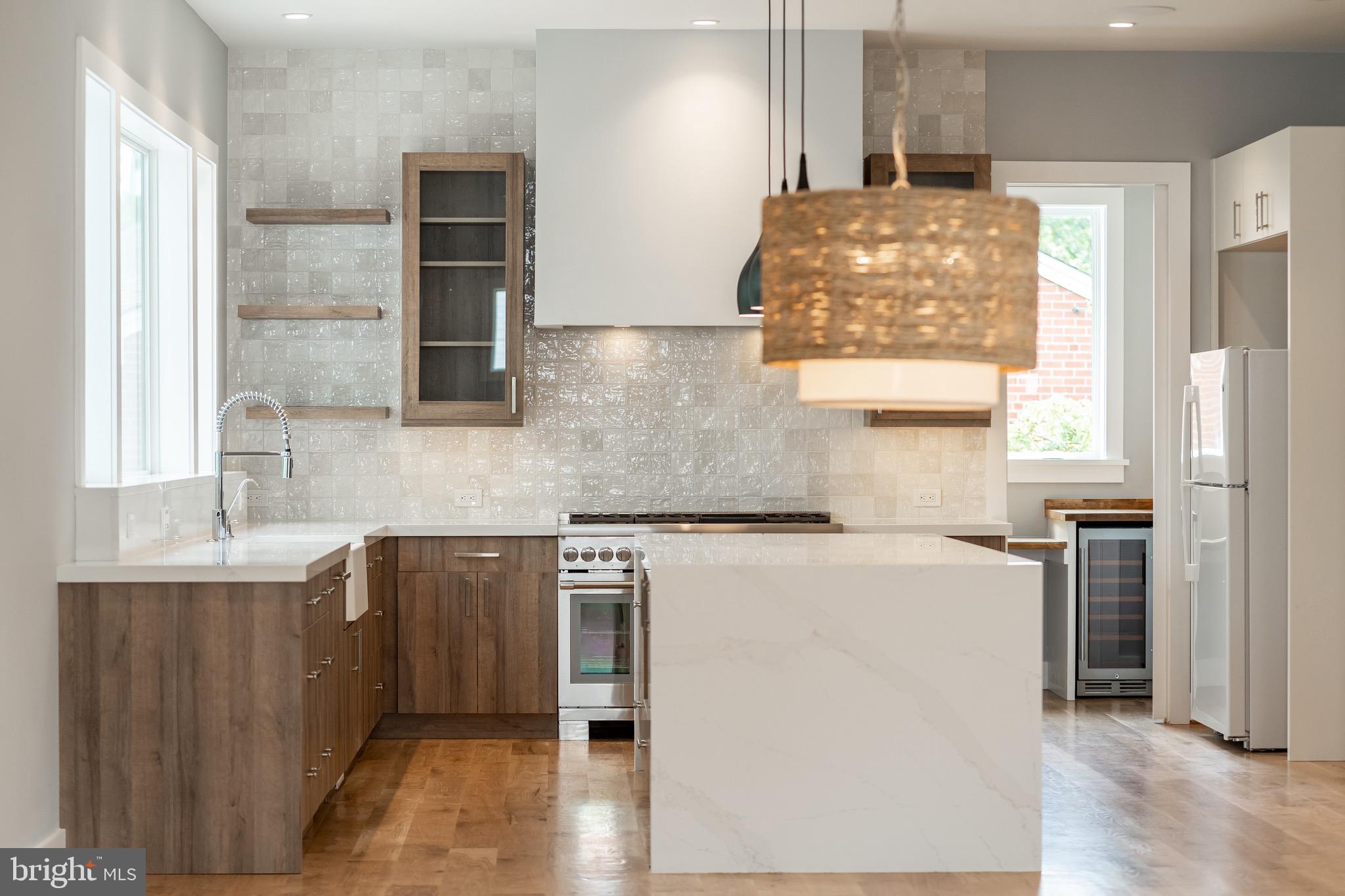 COUNTRY CLUB HILLS - Residential