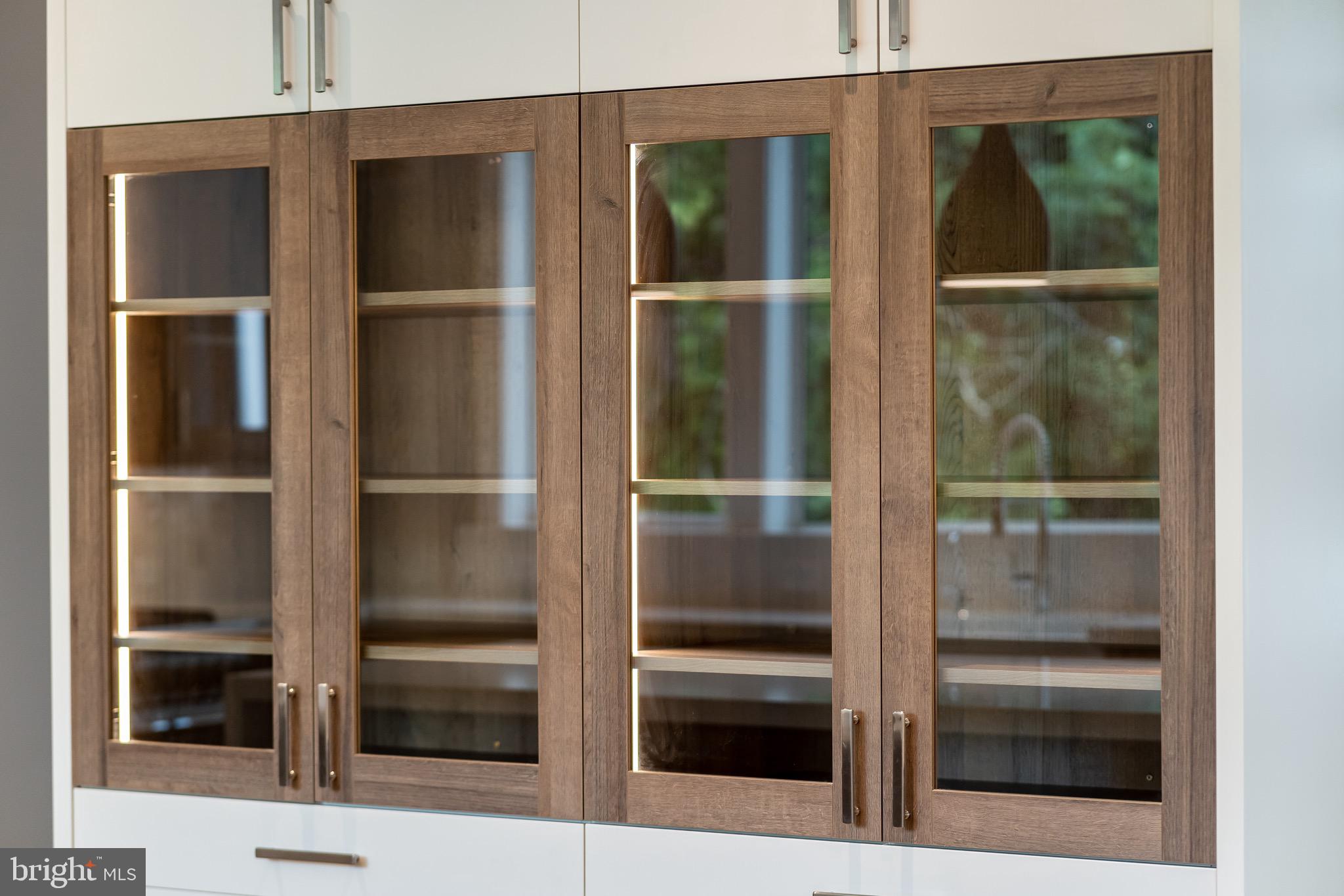 COUNTRY CLUB HILLS - Residential