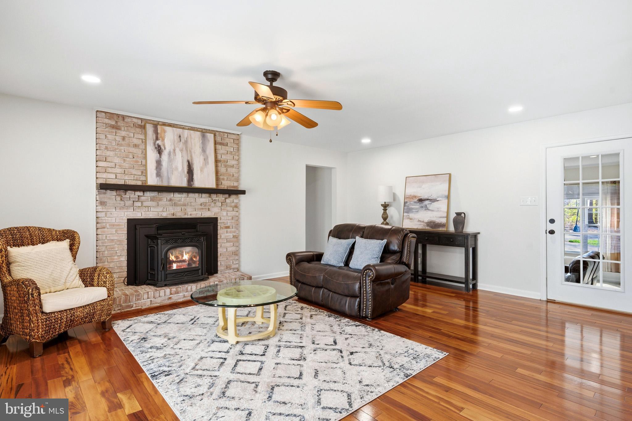 HUGHESVILLE - Residential