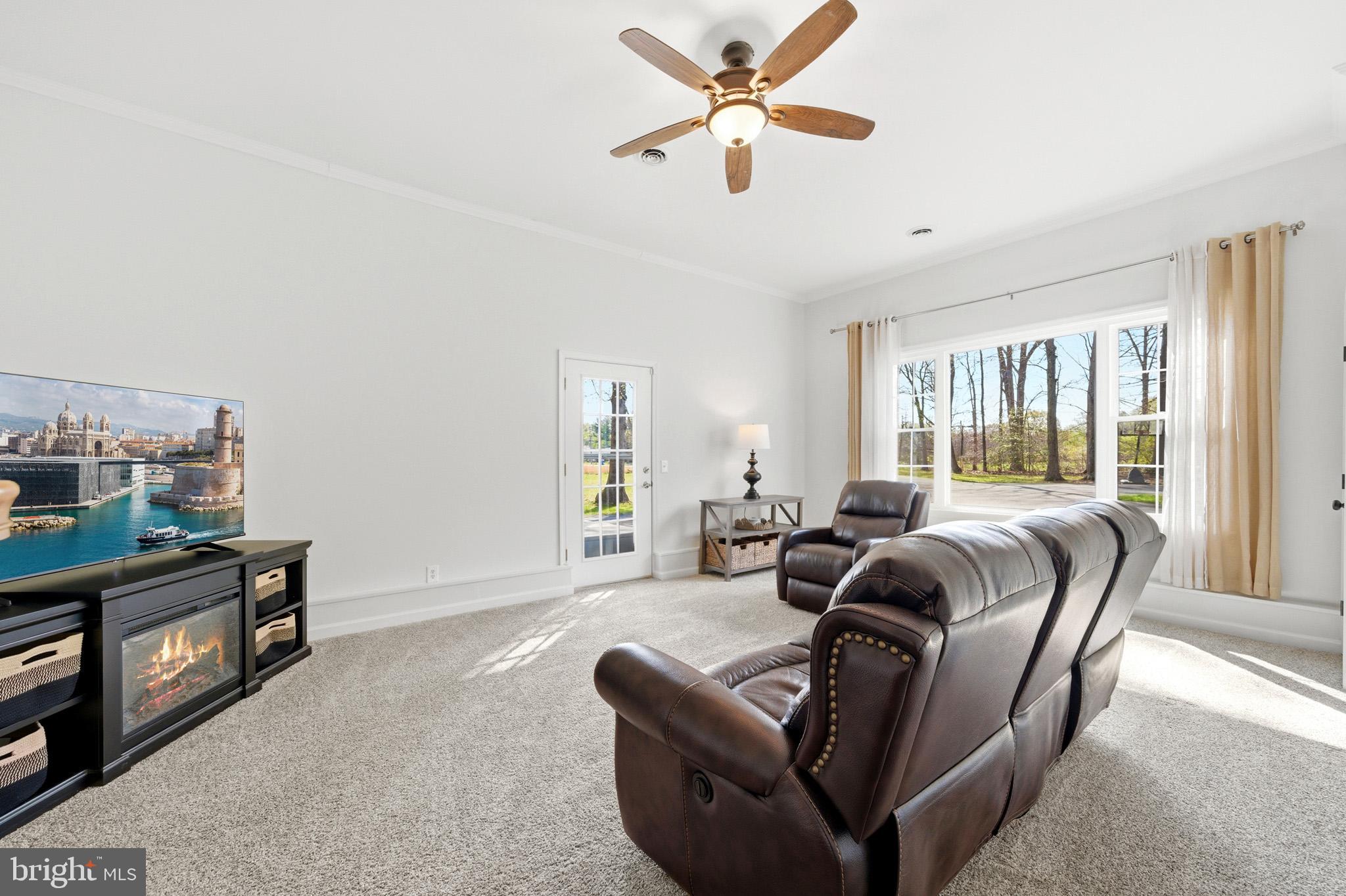 HUGHESVILLE - Residential