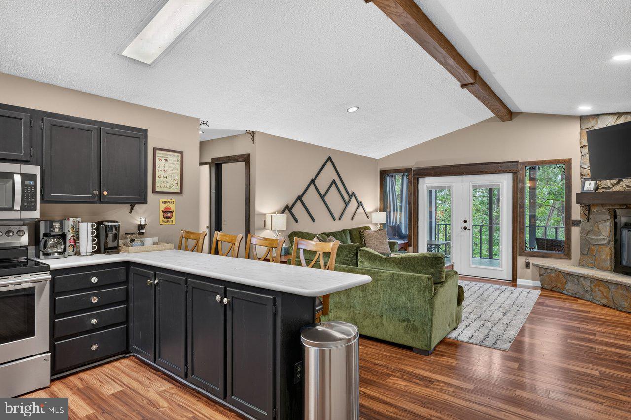 2411 LANIER LANE