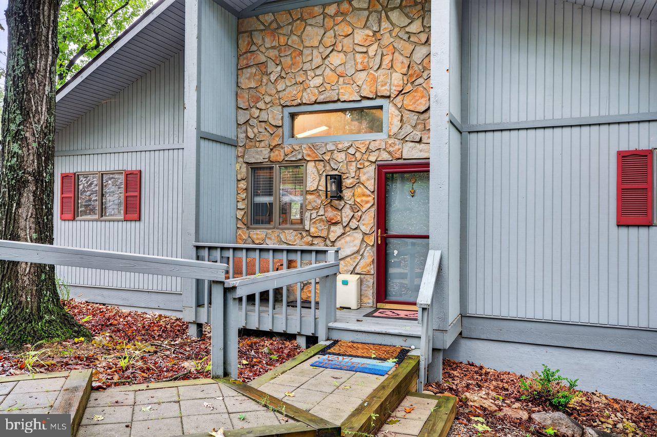 2411 LANIER LANE