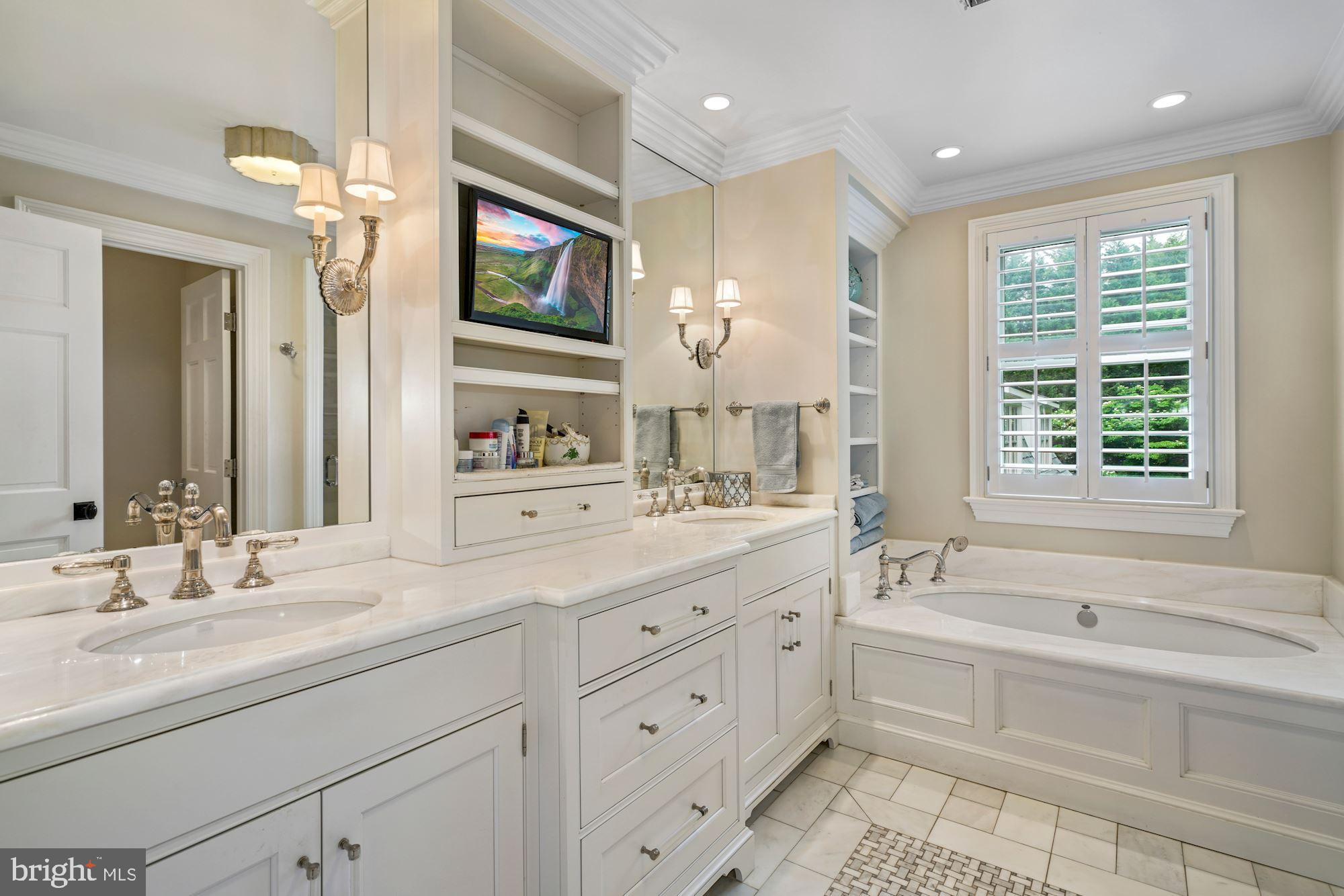 LANGLEY FARMS - Residential
