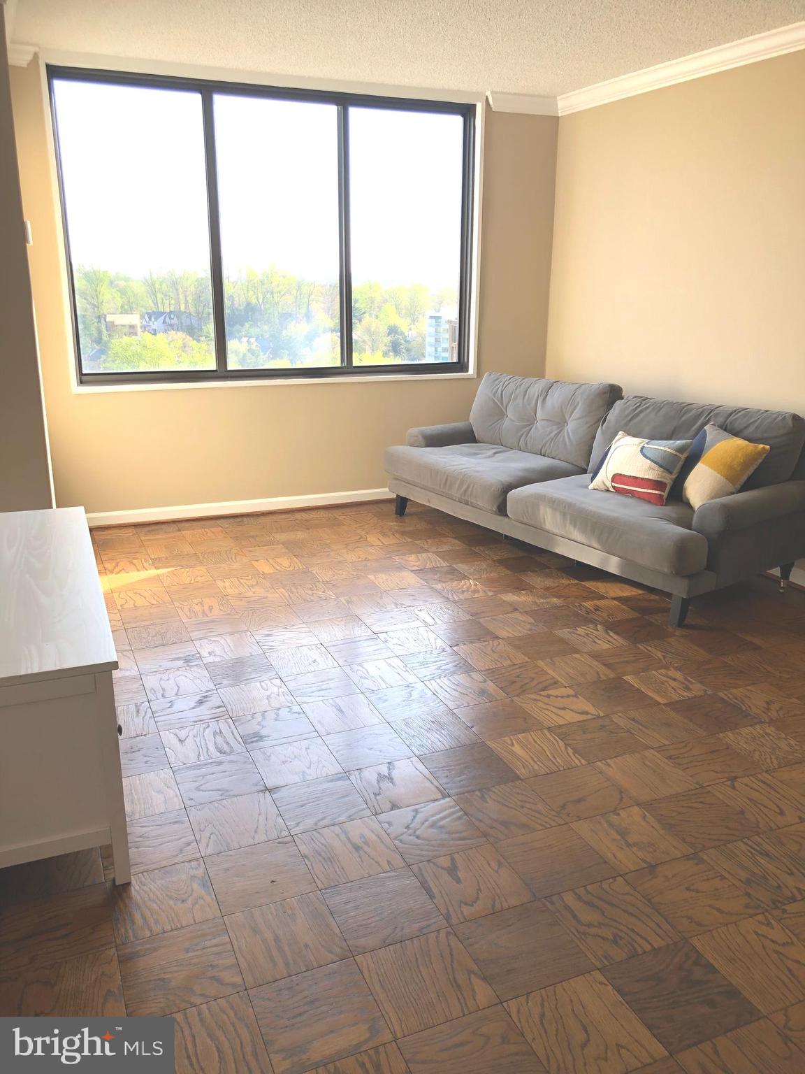 PROMENADE TOWERS - Residential