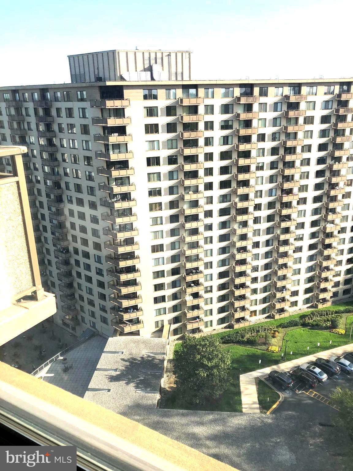 PROMENADE TOWERS - Residential